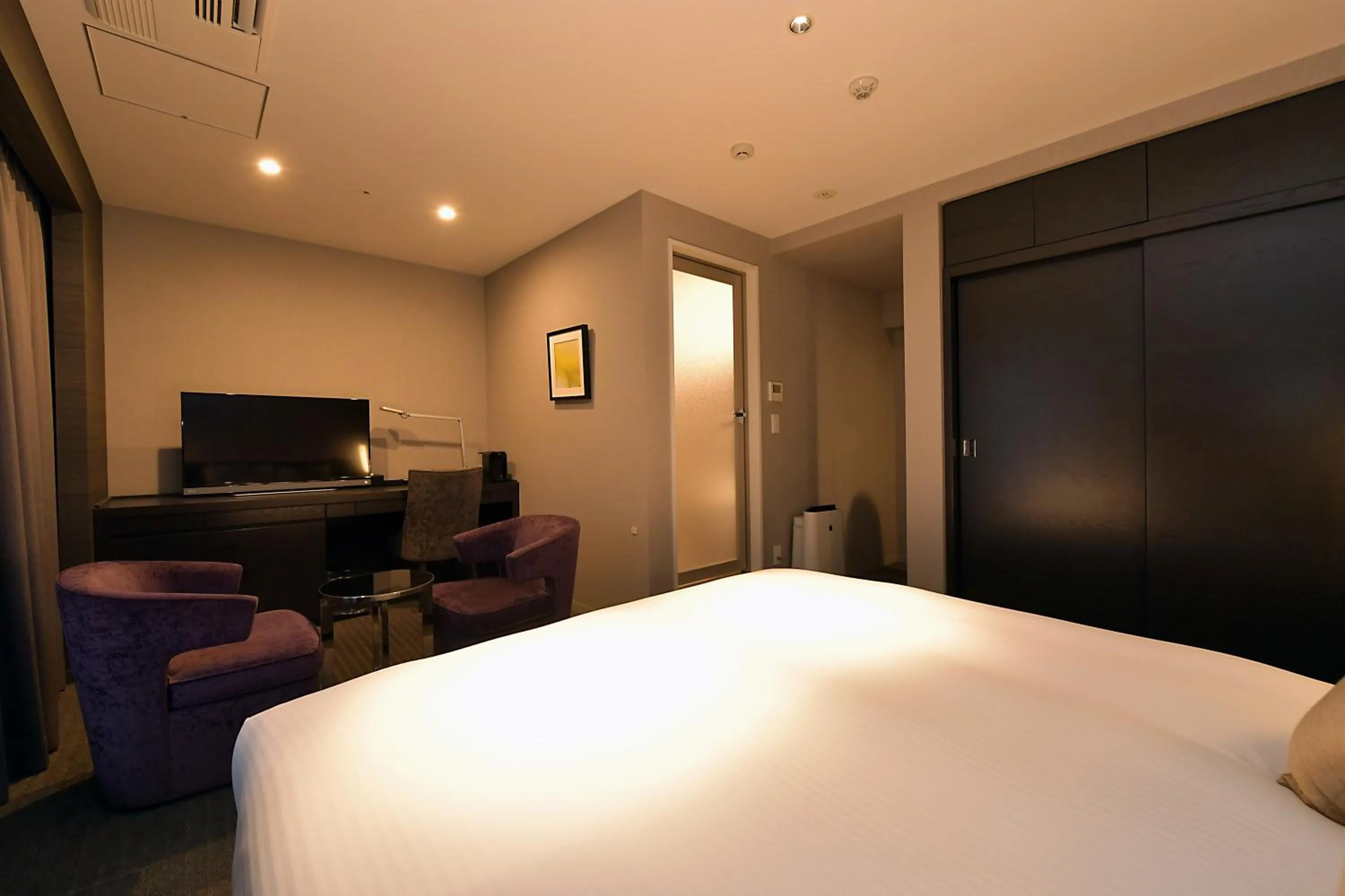 Photo of the whole room, Bed in Hotel Trusty Nagoya Shirakawa