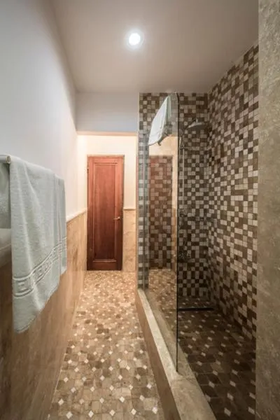 Shower in Hotel Kopala