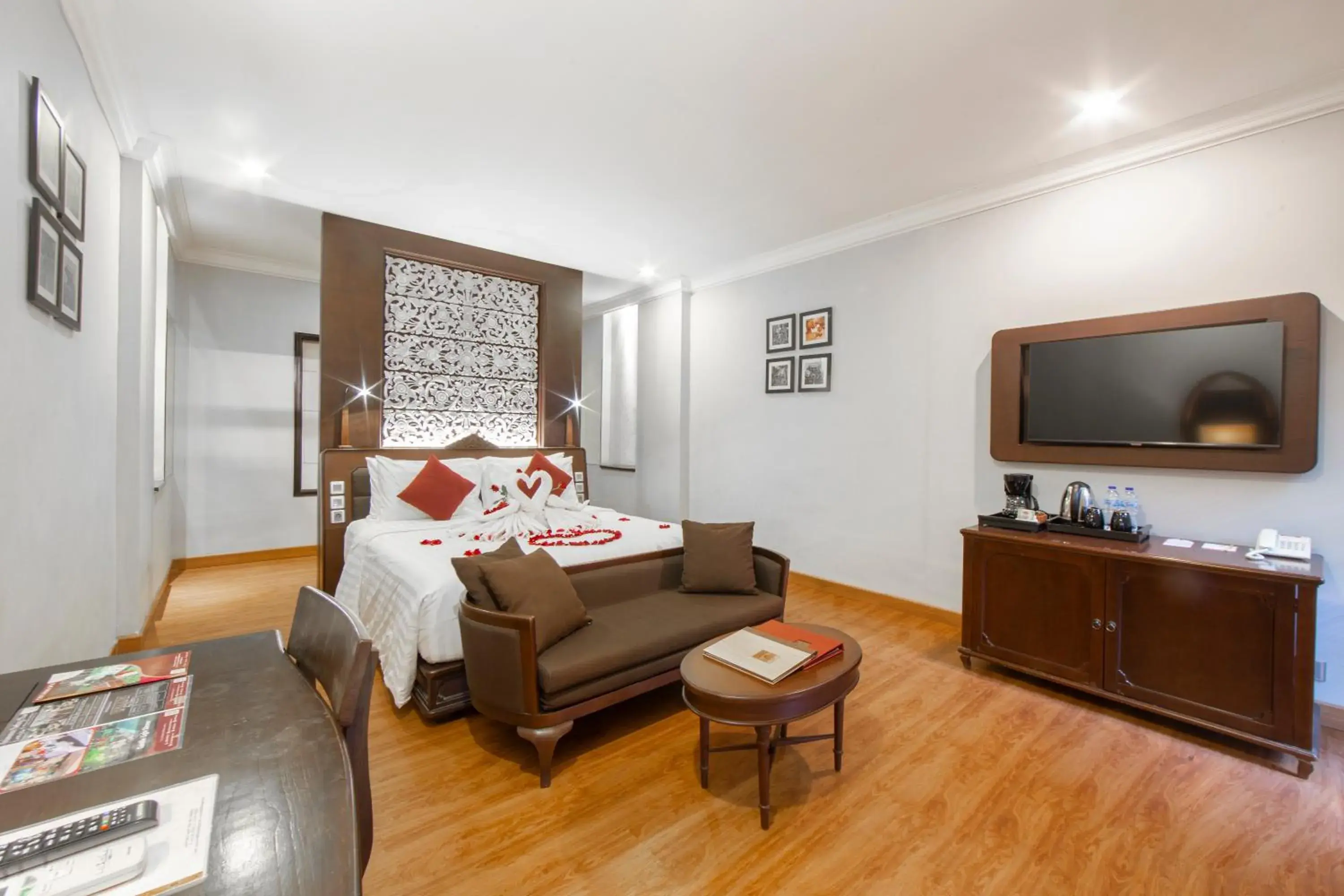 Super Deluxe Double Room with Pool Access in The Lokha Legian Resort & Spa Super Deluxe Double Room with Pool Access in The Lokha Legian Resort & Spa