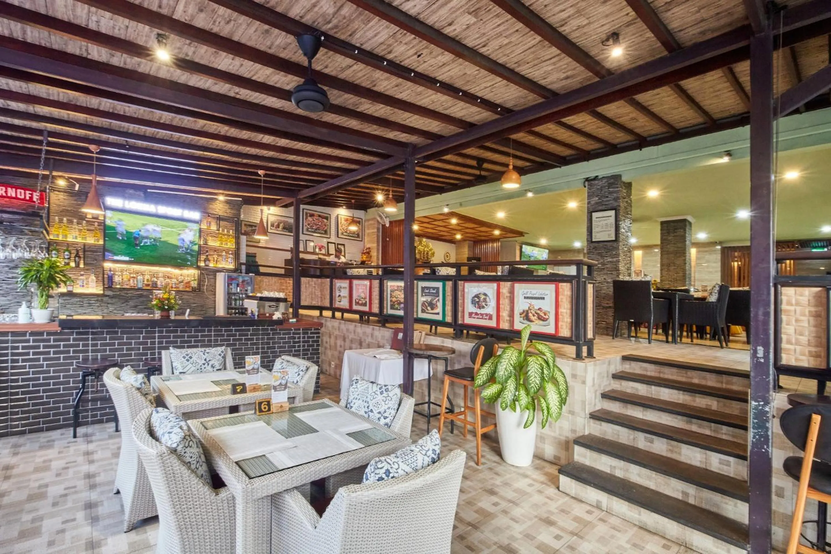 Restaurant/places to eat in The Lokha Legian Resort & Spa