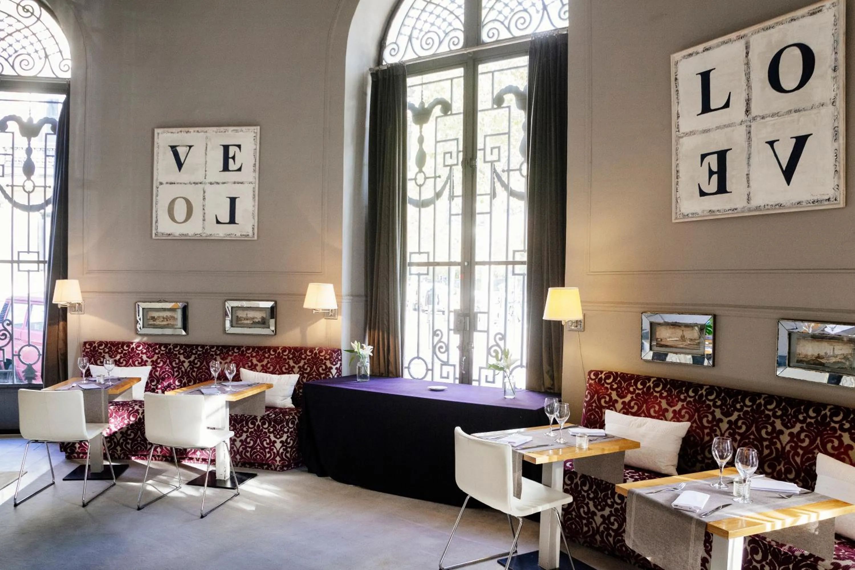 Restaurant/places to eat in Petit Palace Savoy Alfonso XII