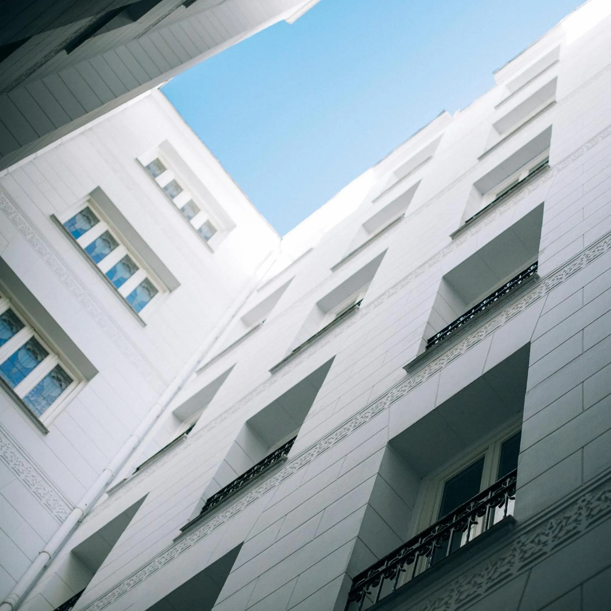 Property building in Petit Palace Savoy Alfonso XII