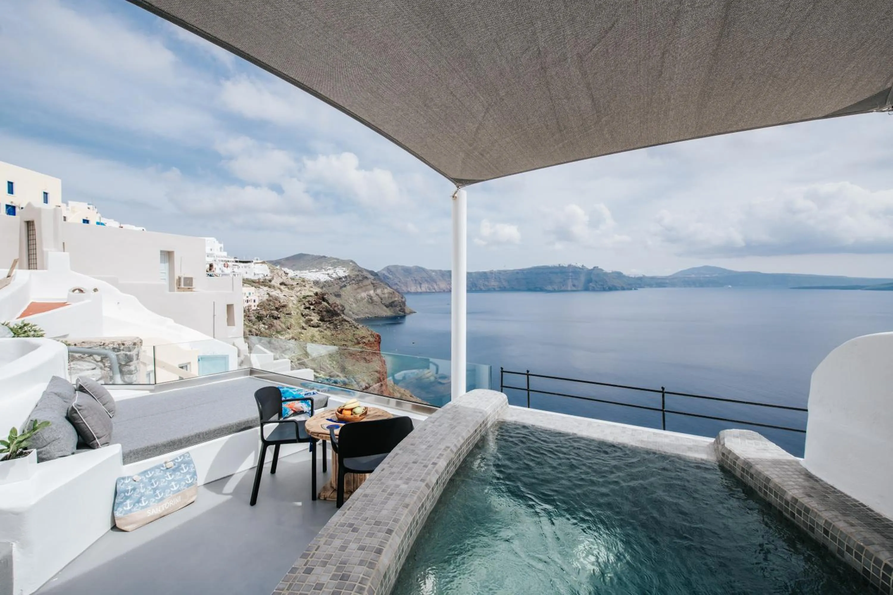 Hot Tub in Virginia's Cave Villas