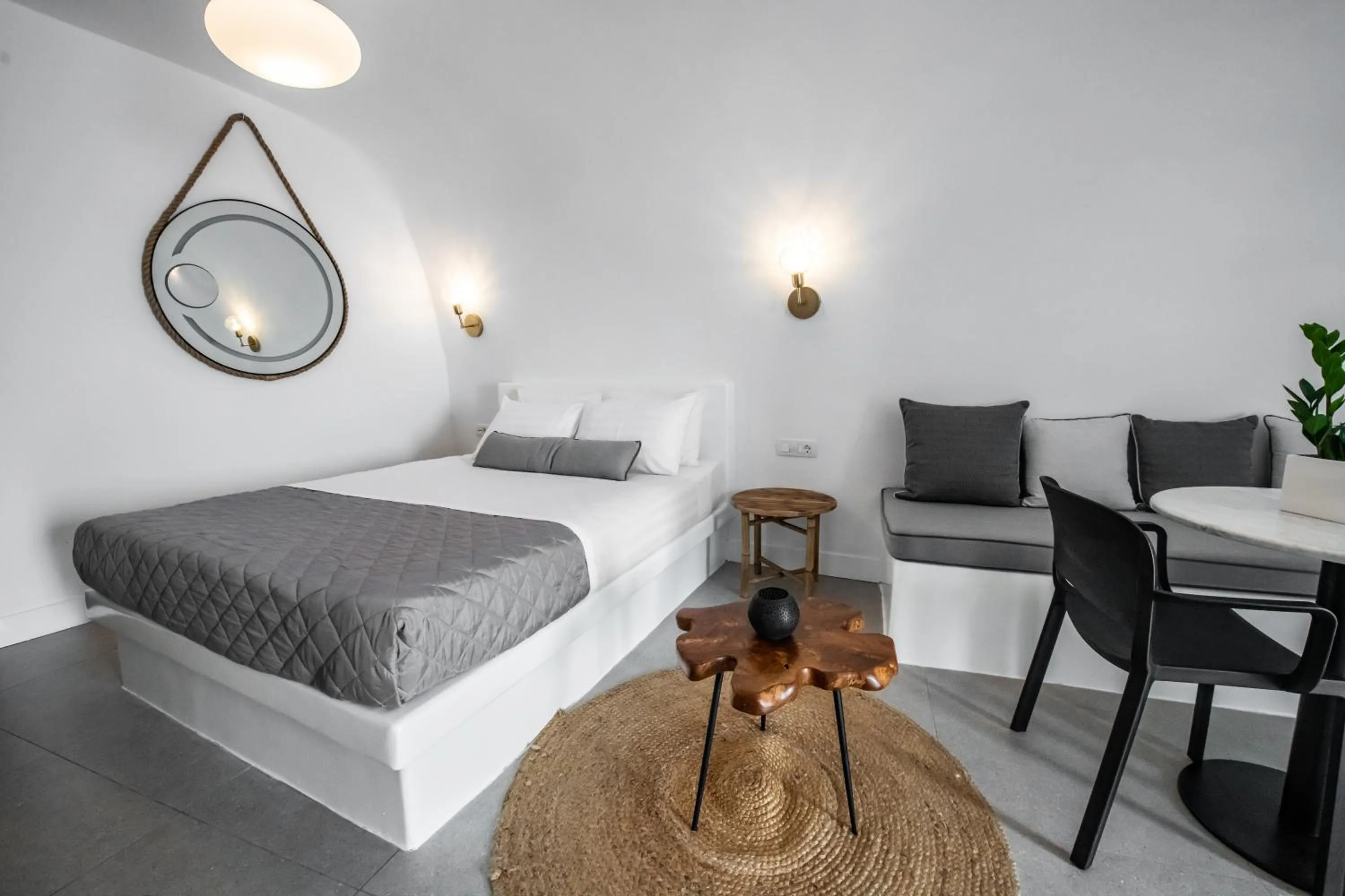 Bed in Virginia's Cave Villas