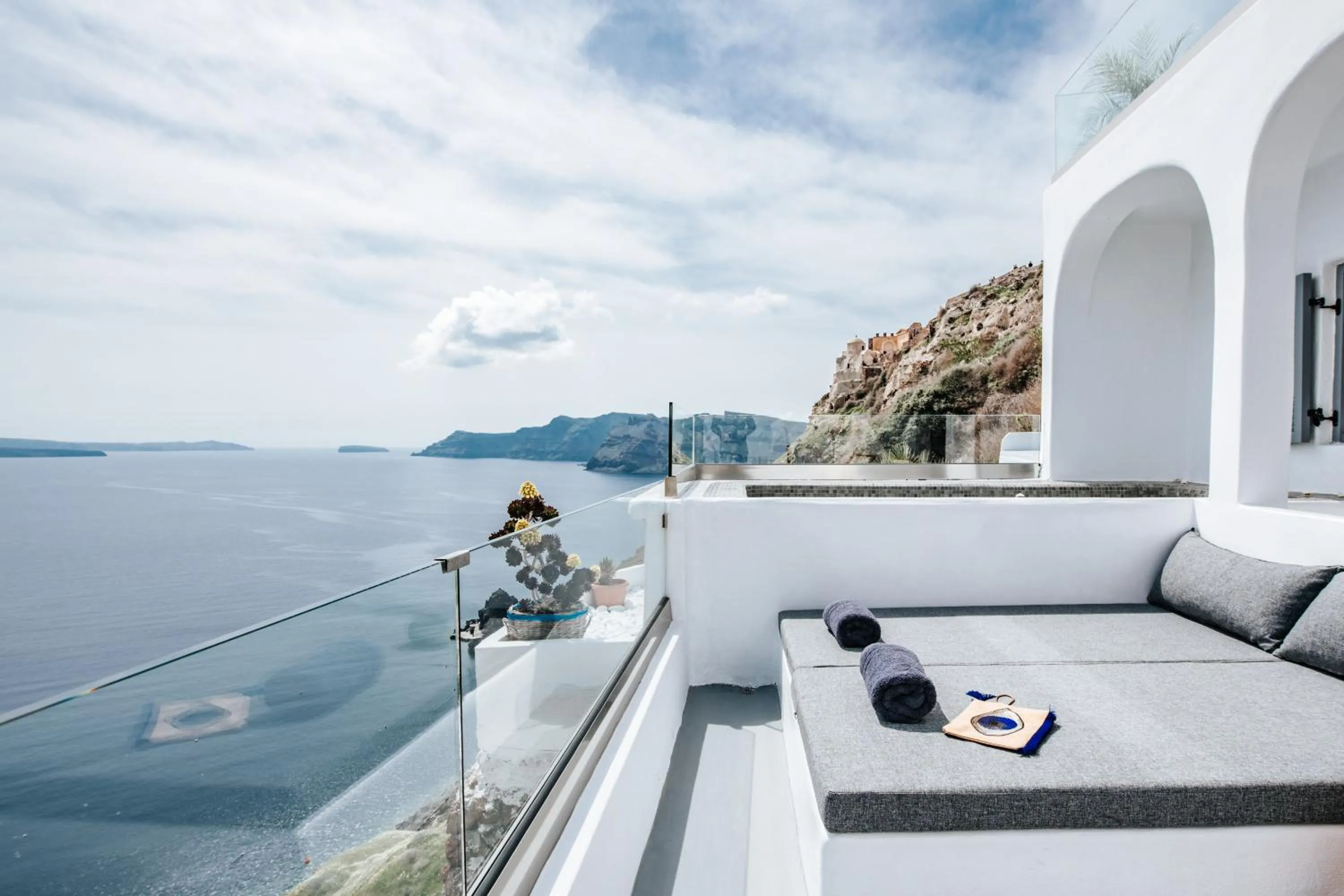 Hot Tub in Virginia's Cave Villas