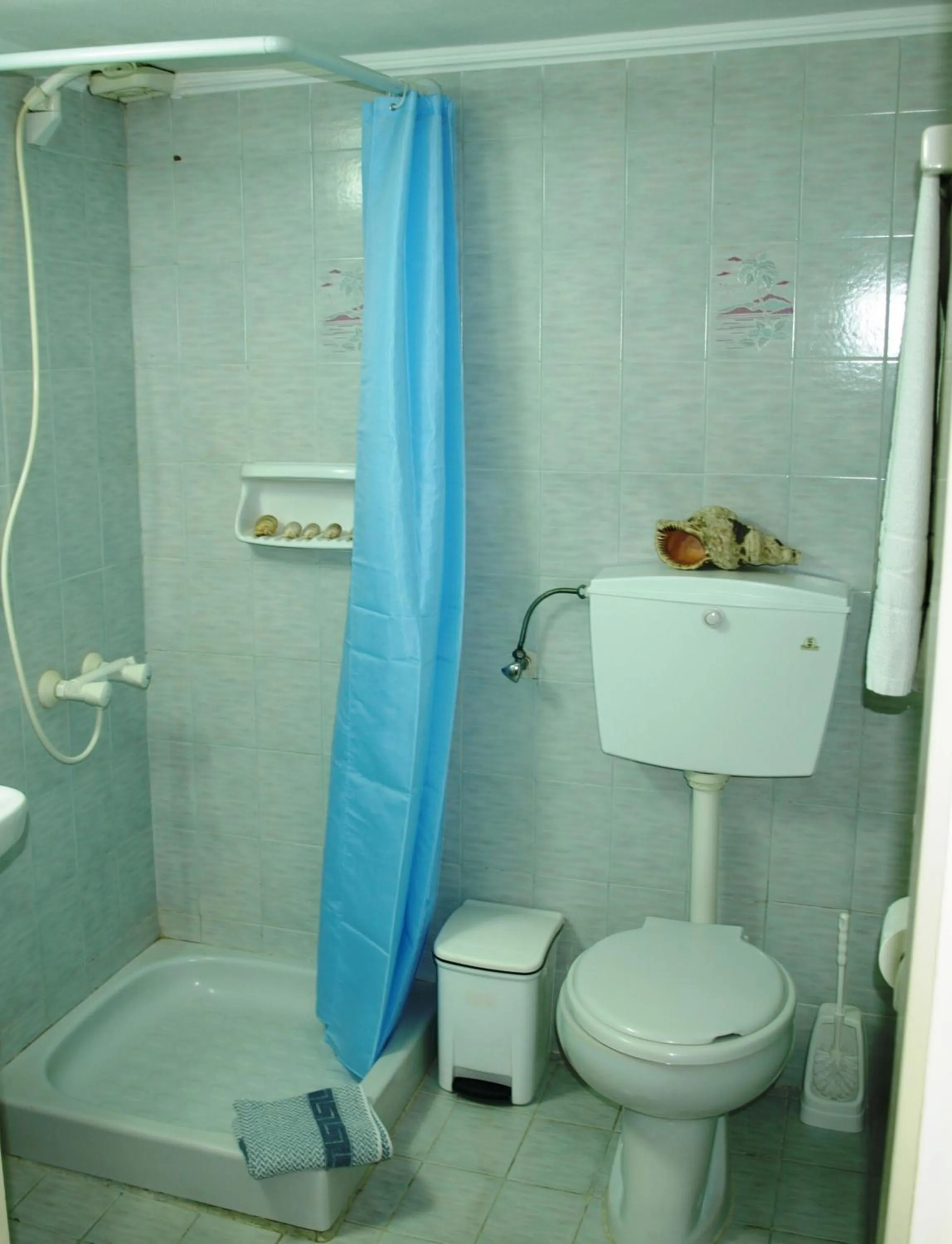 Toilet in Levante Beach Hotel
