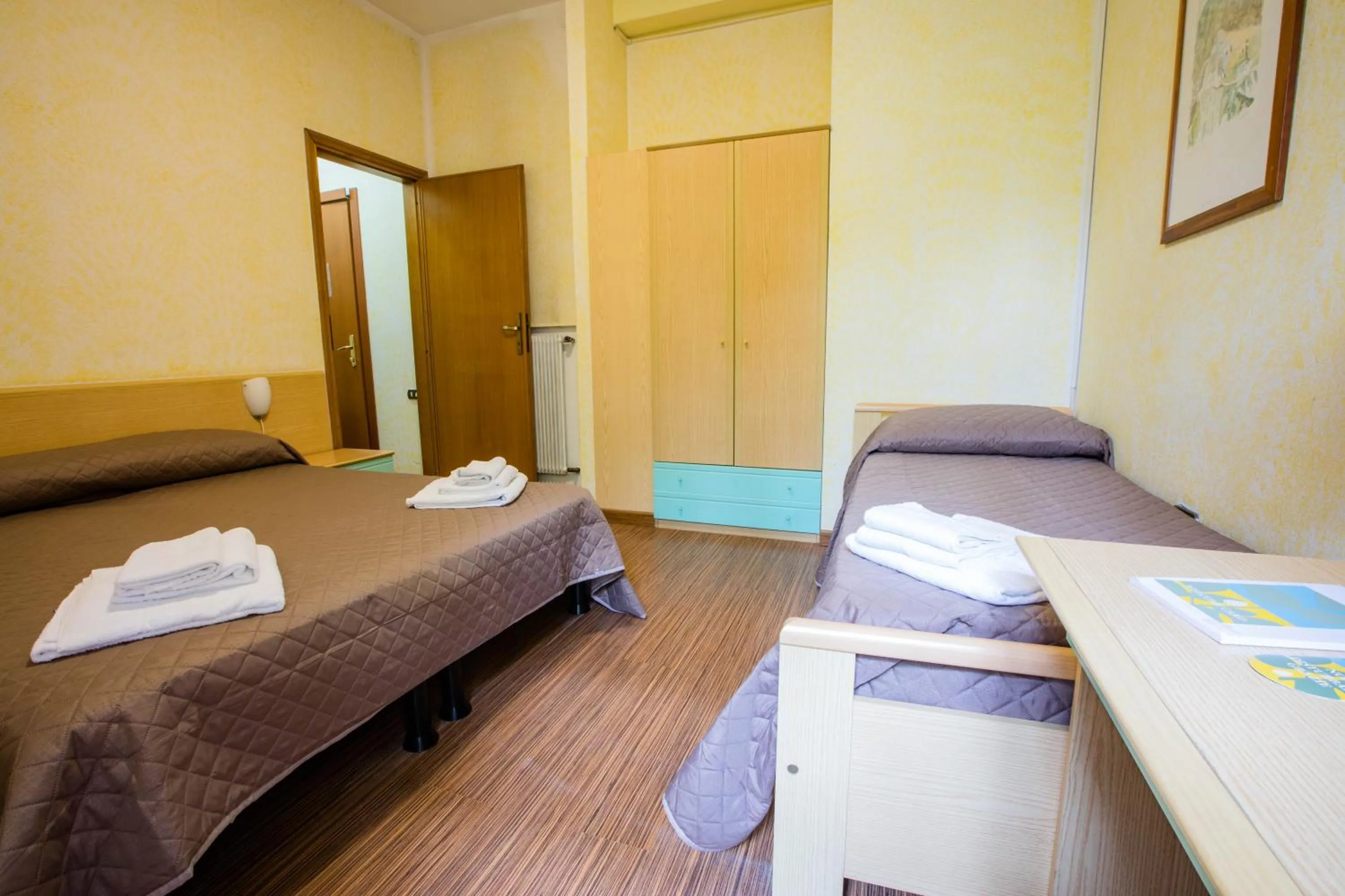 Bedroom in Hotel La Tavernetta dei Ronchi