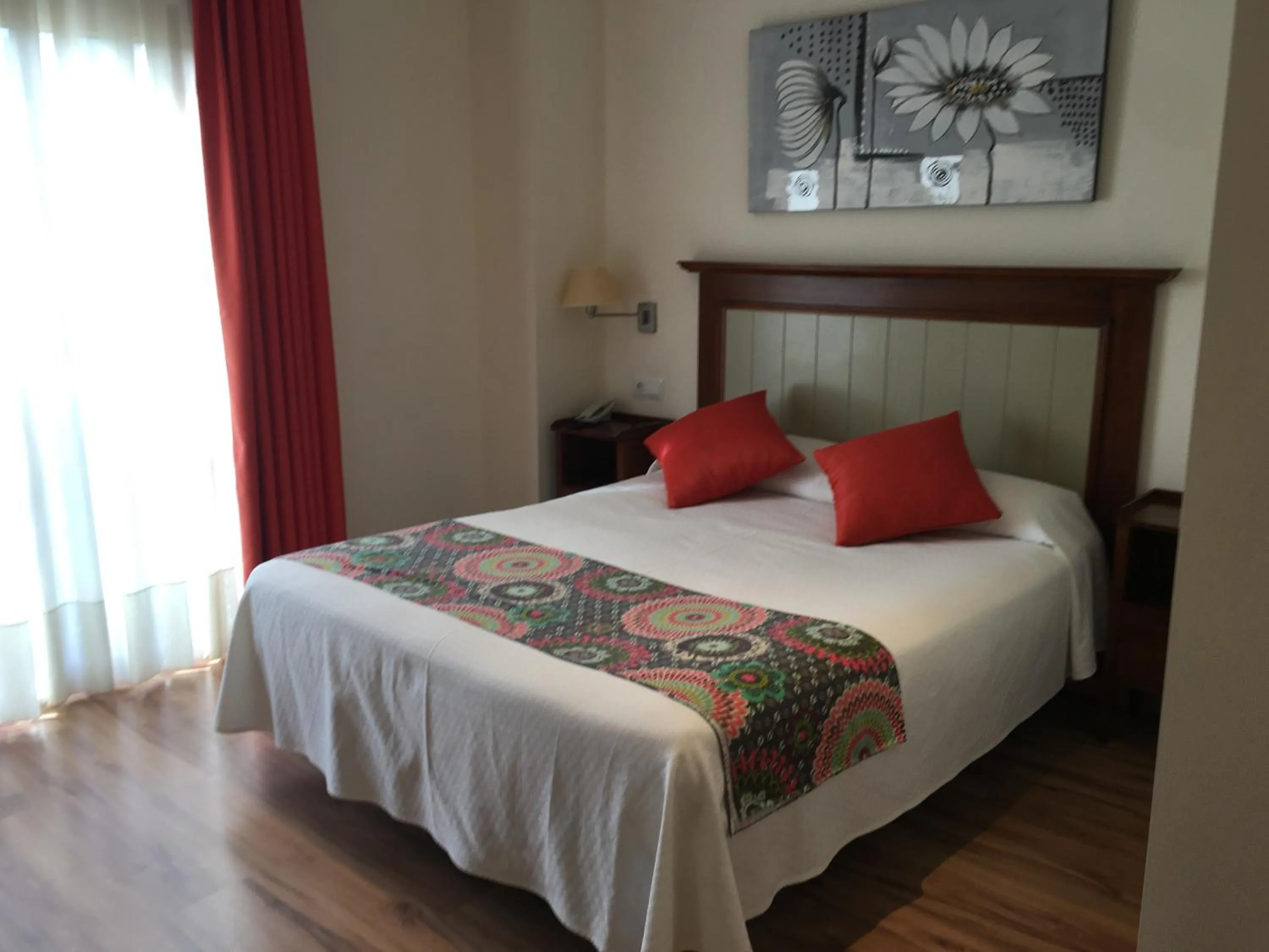 Photo of the whole room, Bed in Hotel Valle de Cabezón