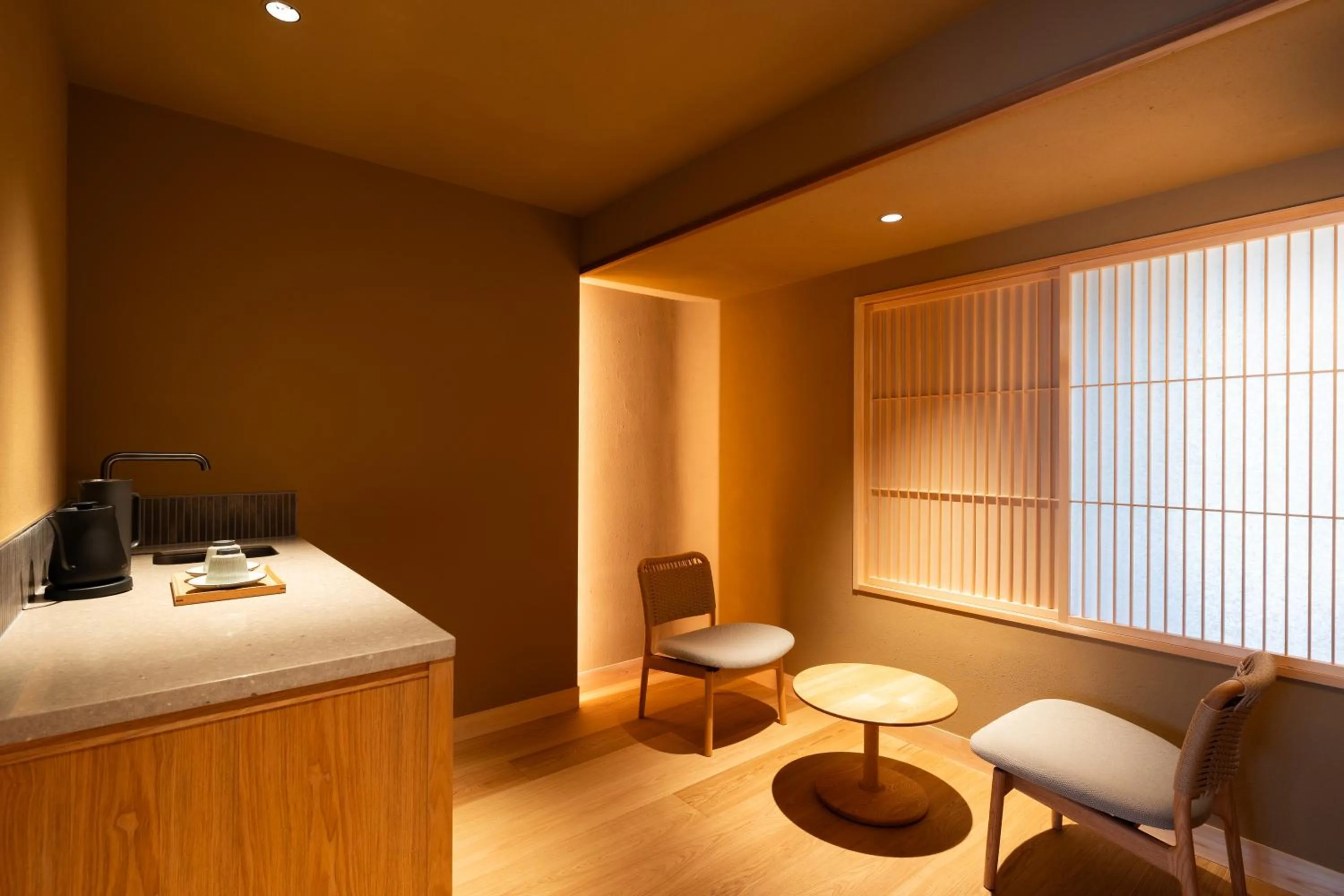 Photo of the whole room in Mikuniya