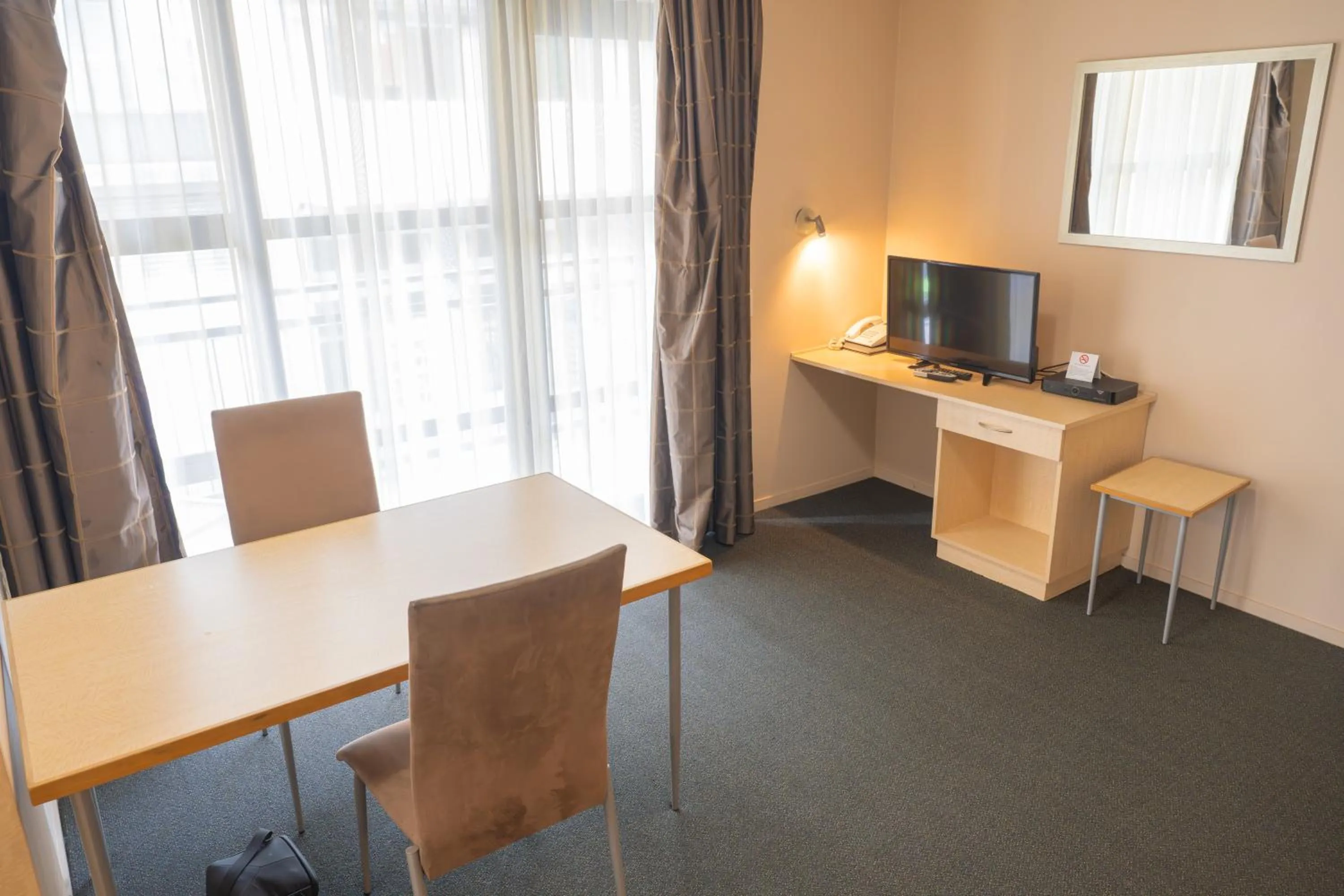 Victoria Court Motor Lodge - Free Parking