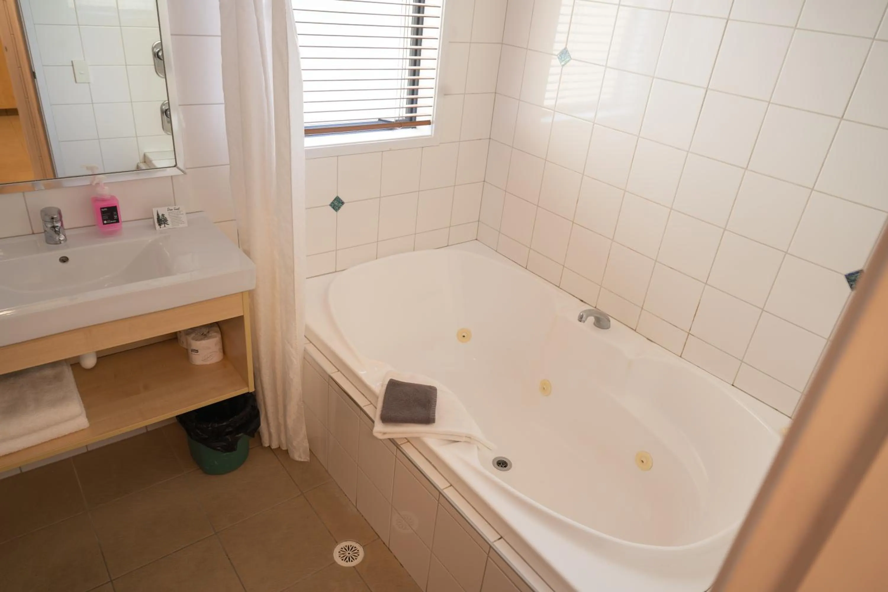 Victoria Court Motor Lodge - Free Parking