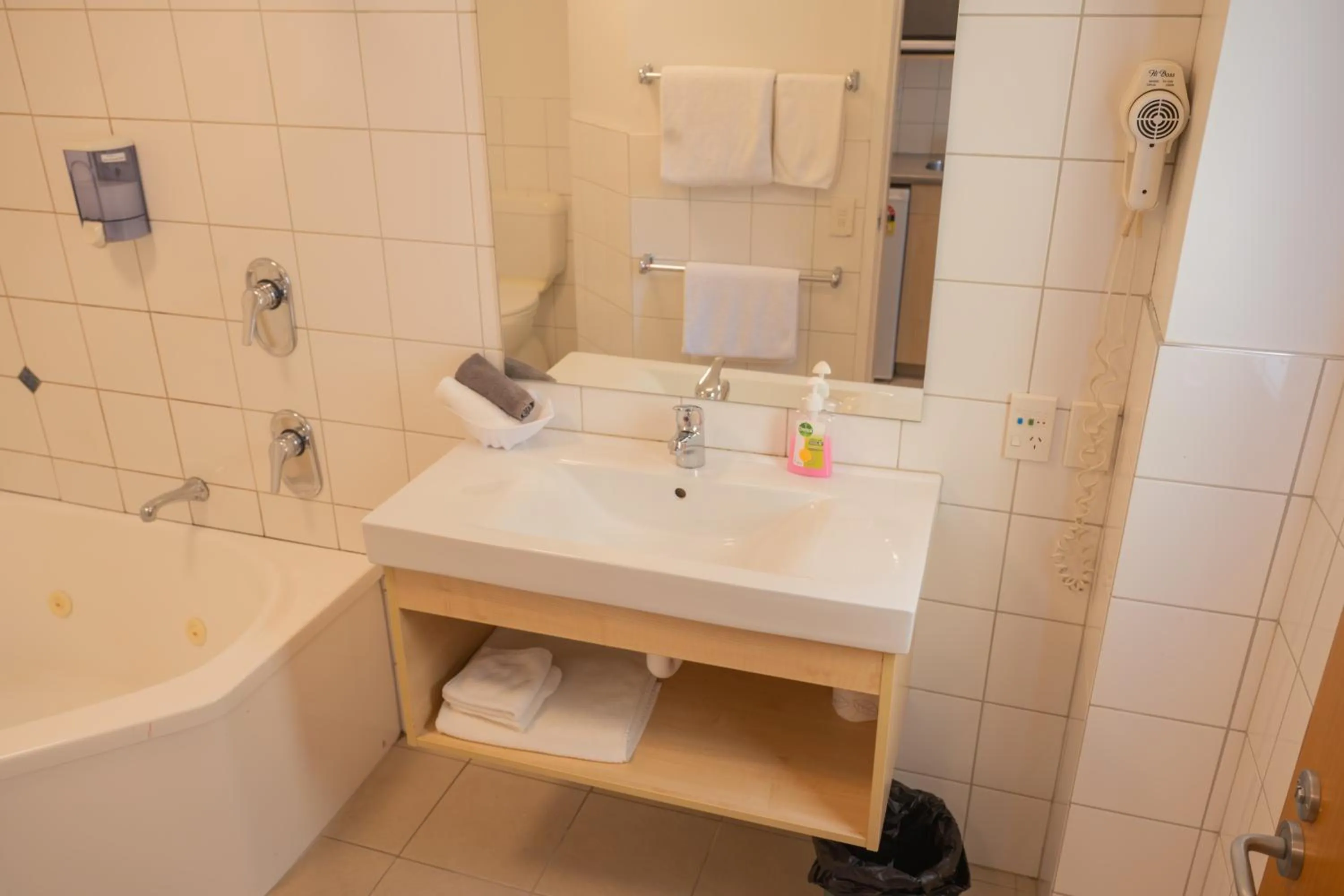 Victoria Court Motor Lodge - Free Parking