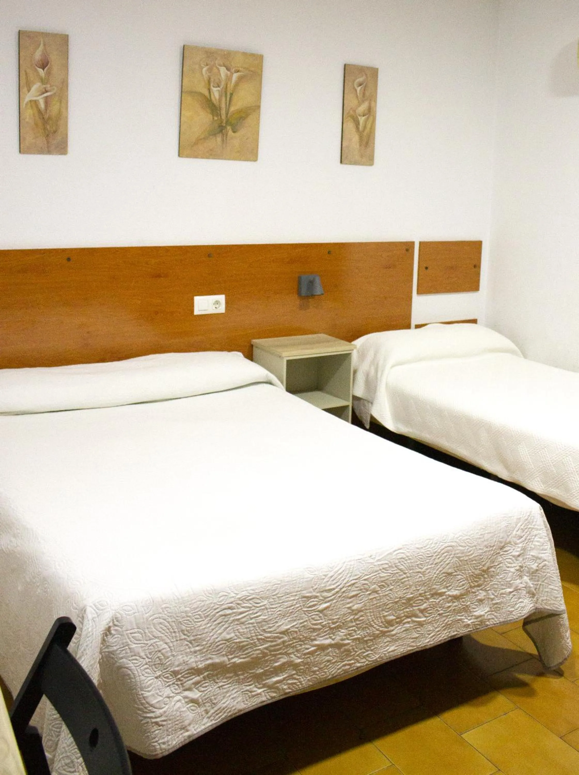 Bathroom, Bed in Hostal Villa