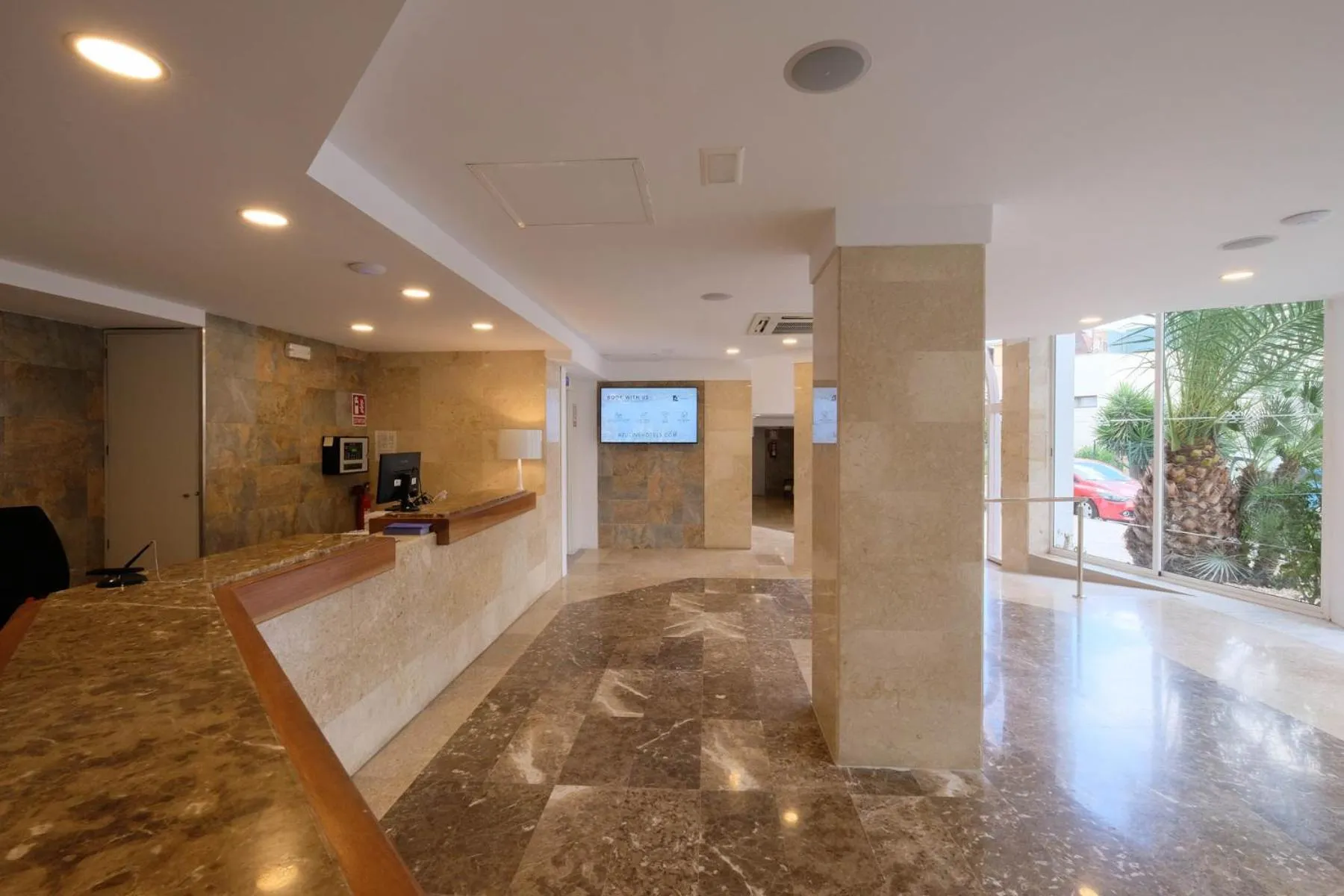 Lobby or reception in azuLine Hotel Palmanova Garden