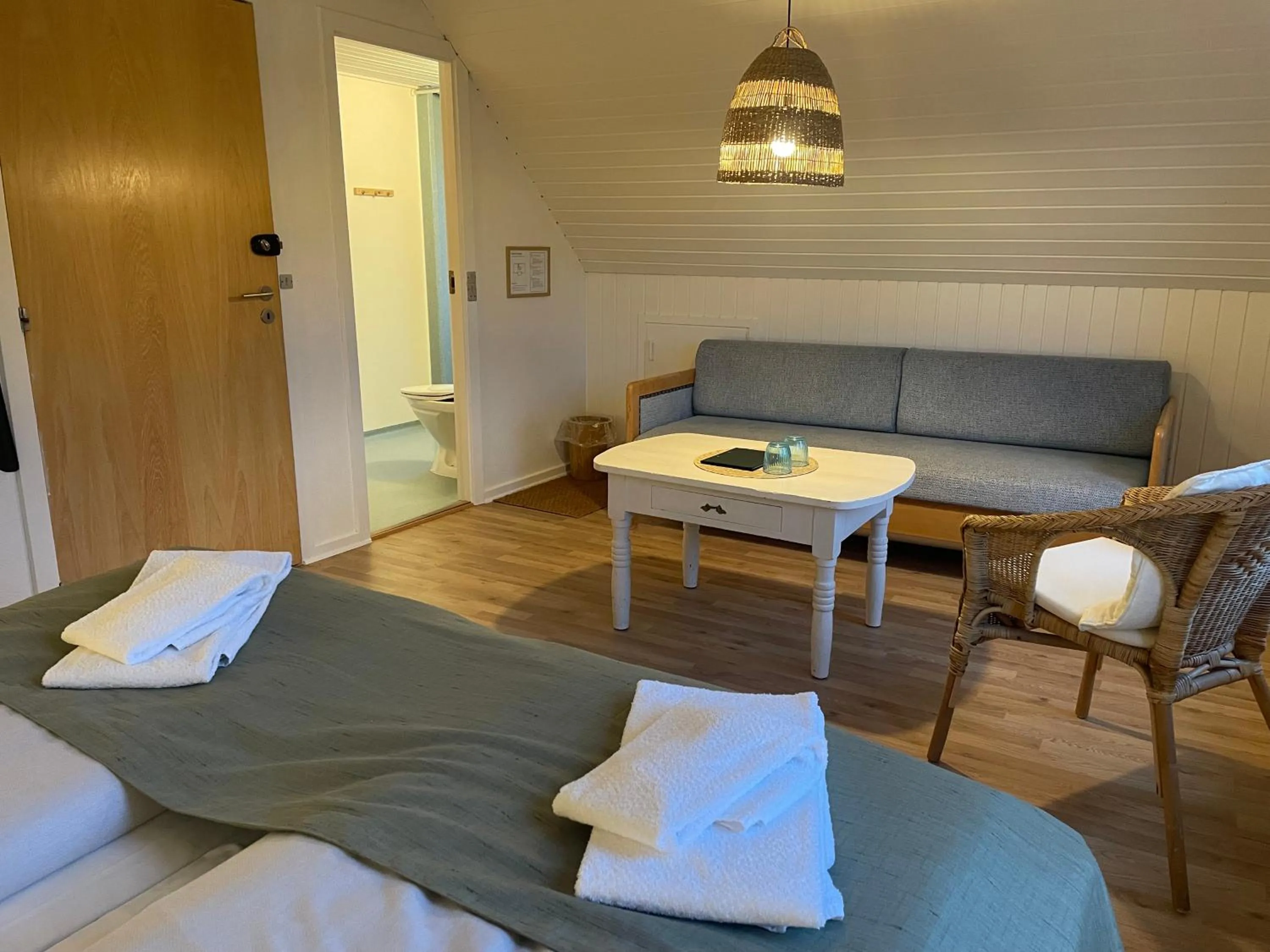 Living room, Bed in Lønstrup Strandhotel