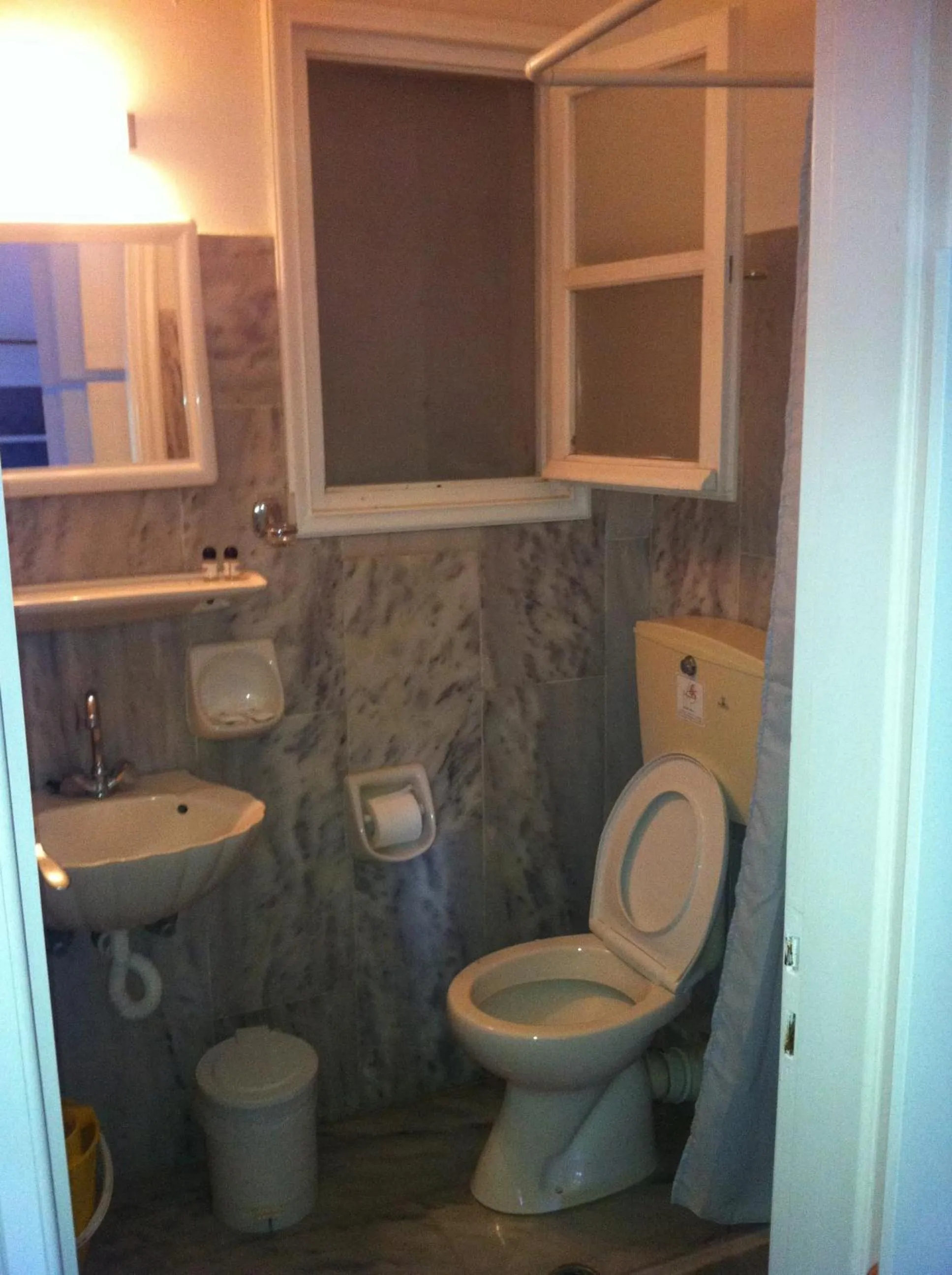 Toilet in Kionia Galini Bangalows