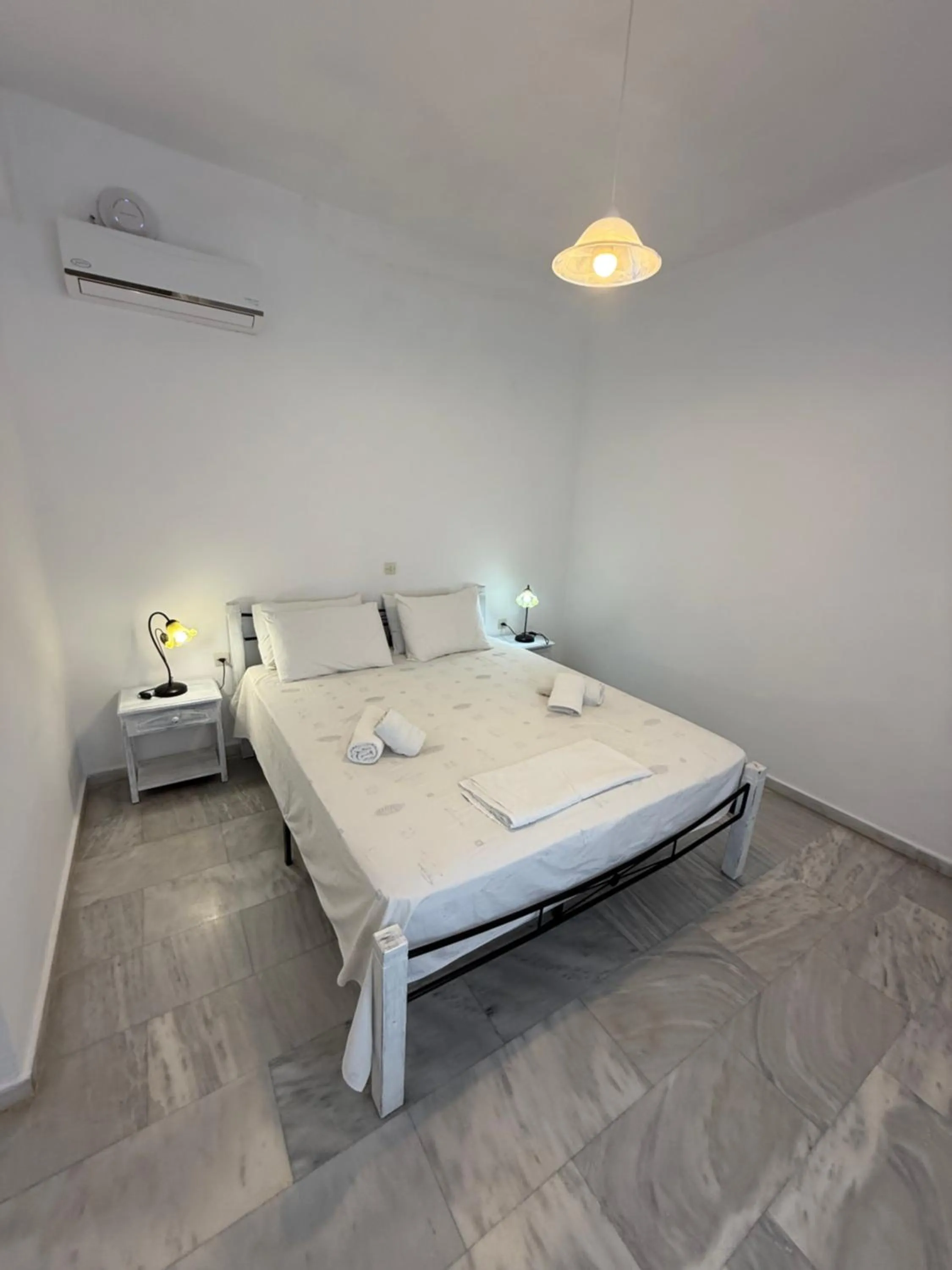 Bed in Kionia Galini Bangalows