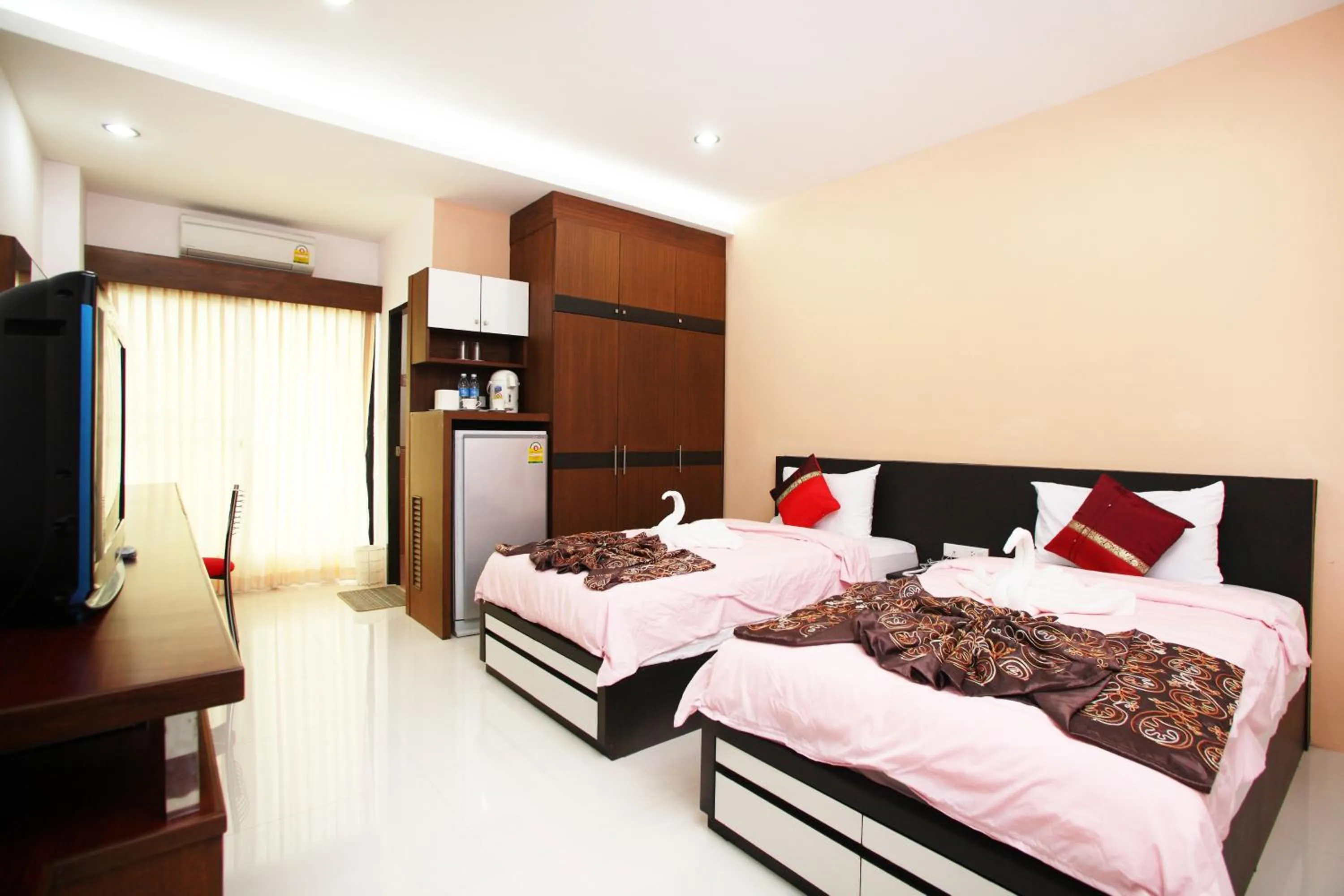 Bed in Pattara Place