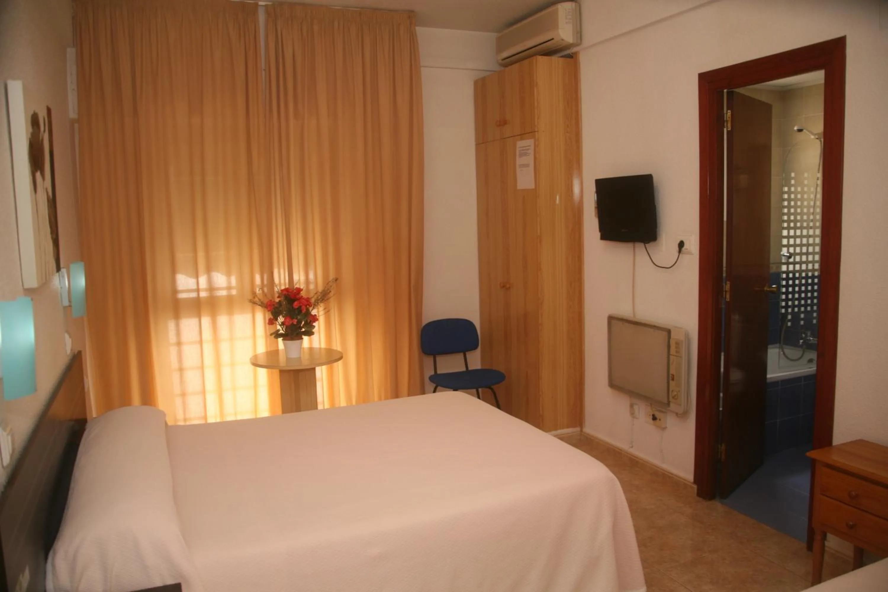 Bed in Hostal El Altet