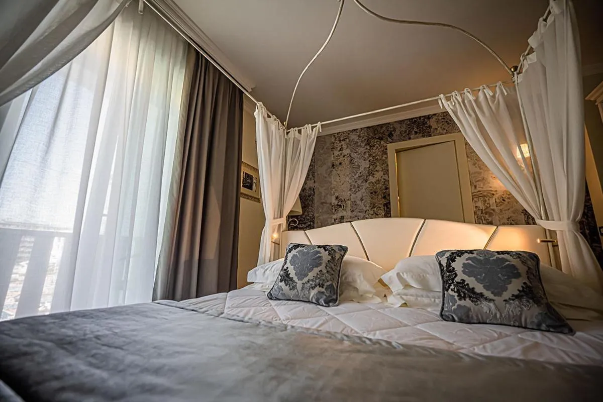 Bed in Hotel Ca' D'Oro Tre Stelle Superior Adults only