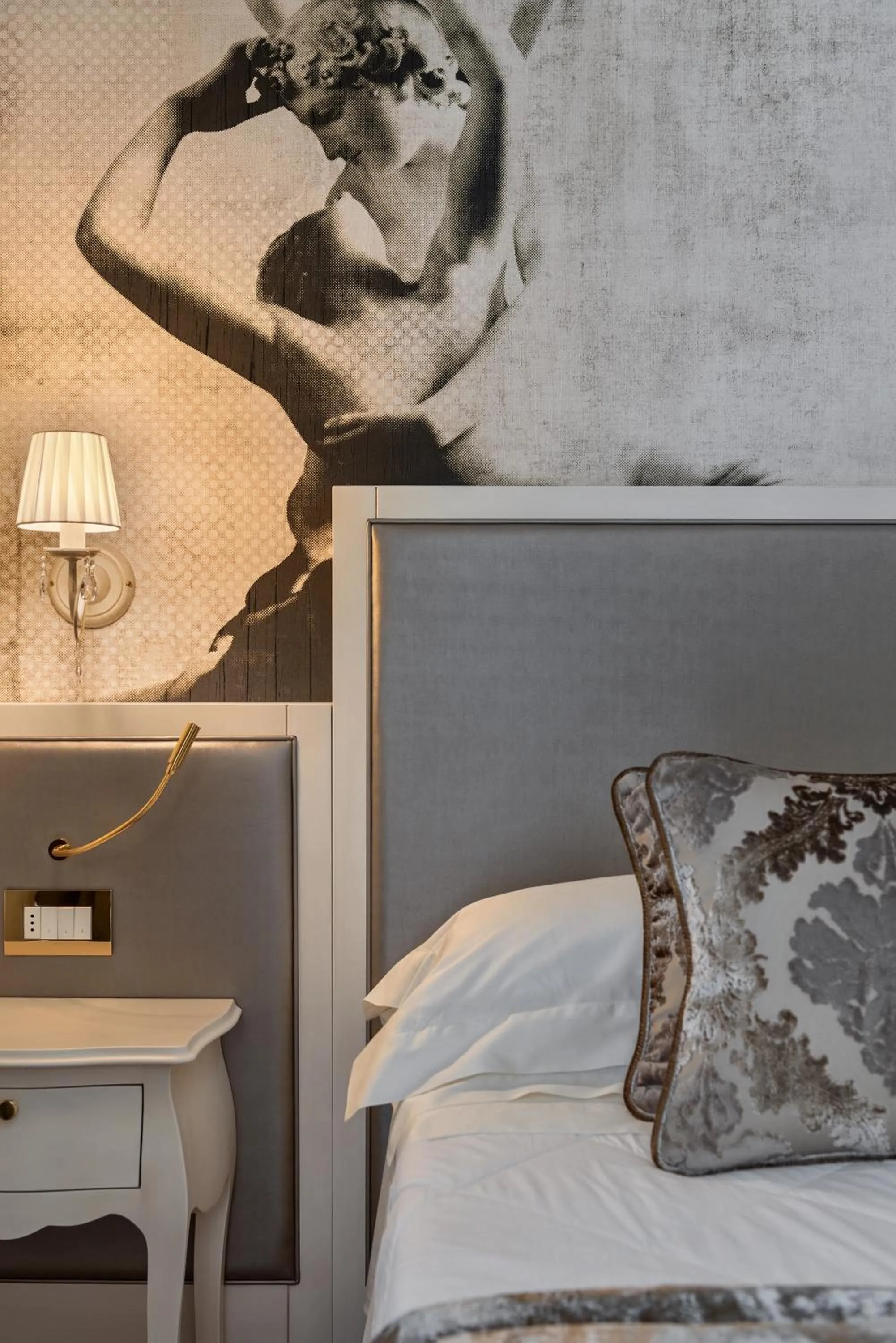 Decorative detail, Bed in Hotel Ca' D'Oro Tre Stelle Superior Adults only