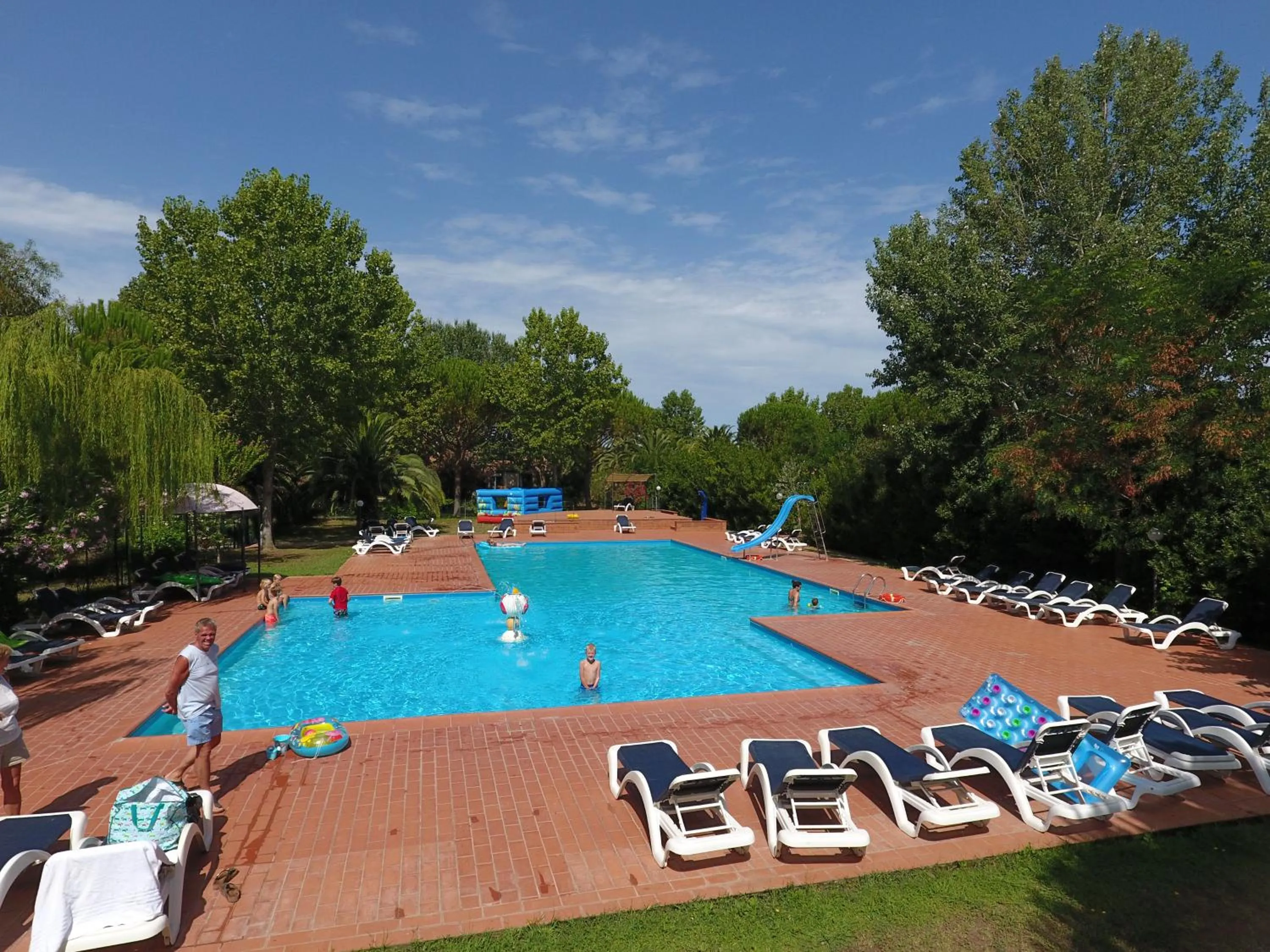 Swimming pool in Ghiacci Vecchi Residence