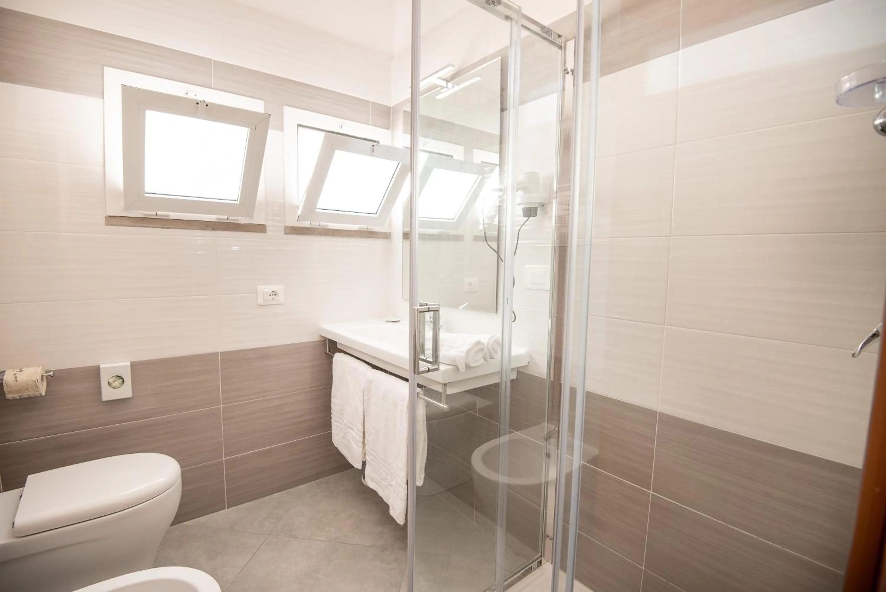 Shower in Ghiacci Vecchi Residence