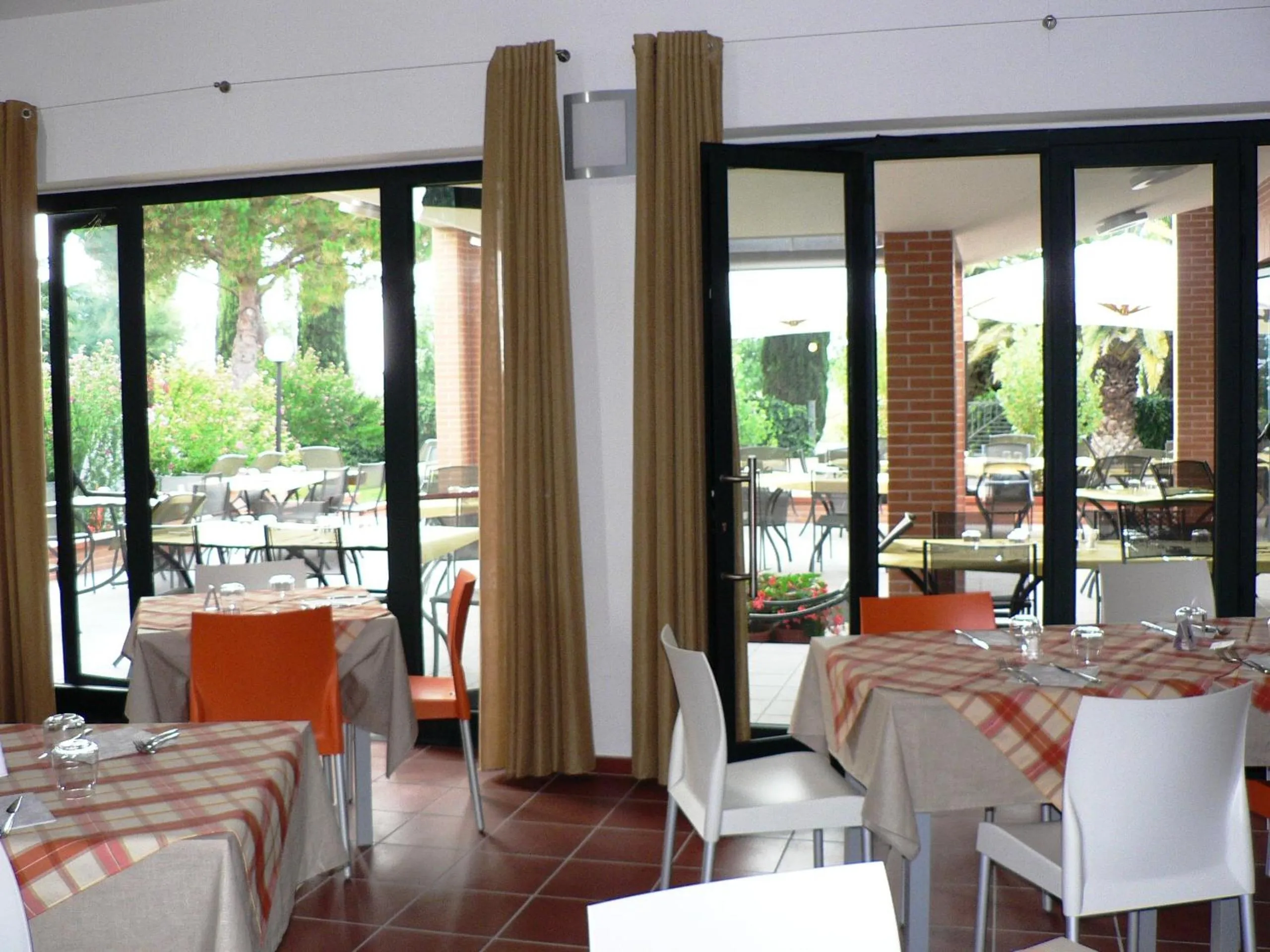 Restaurant/places to eat in Ghiacci Vecchi Residence