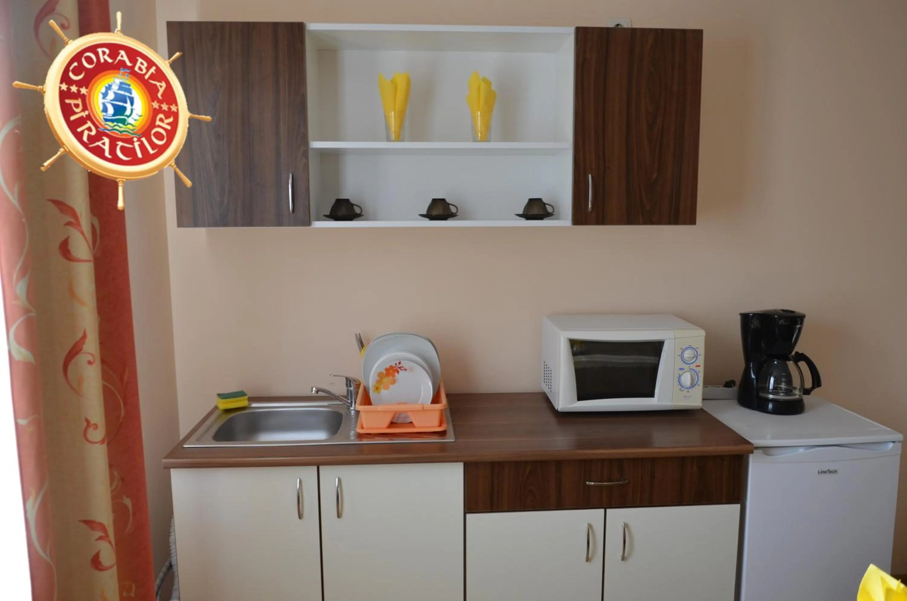 Kitchen or kitchenette in Club de Vacanta Corabia Piratilor - Family Resort Mamaia Nord