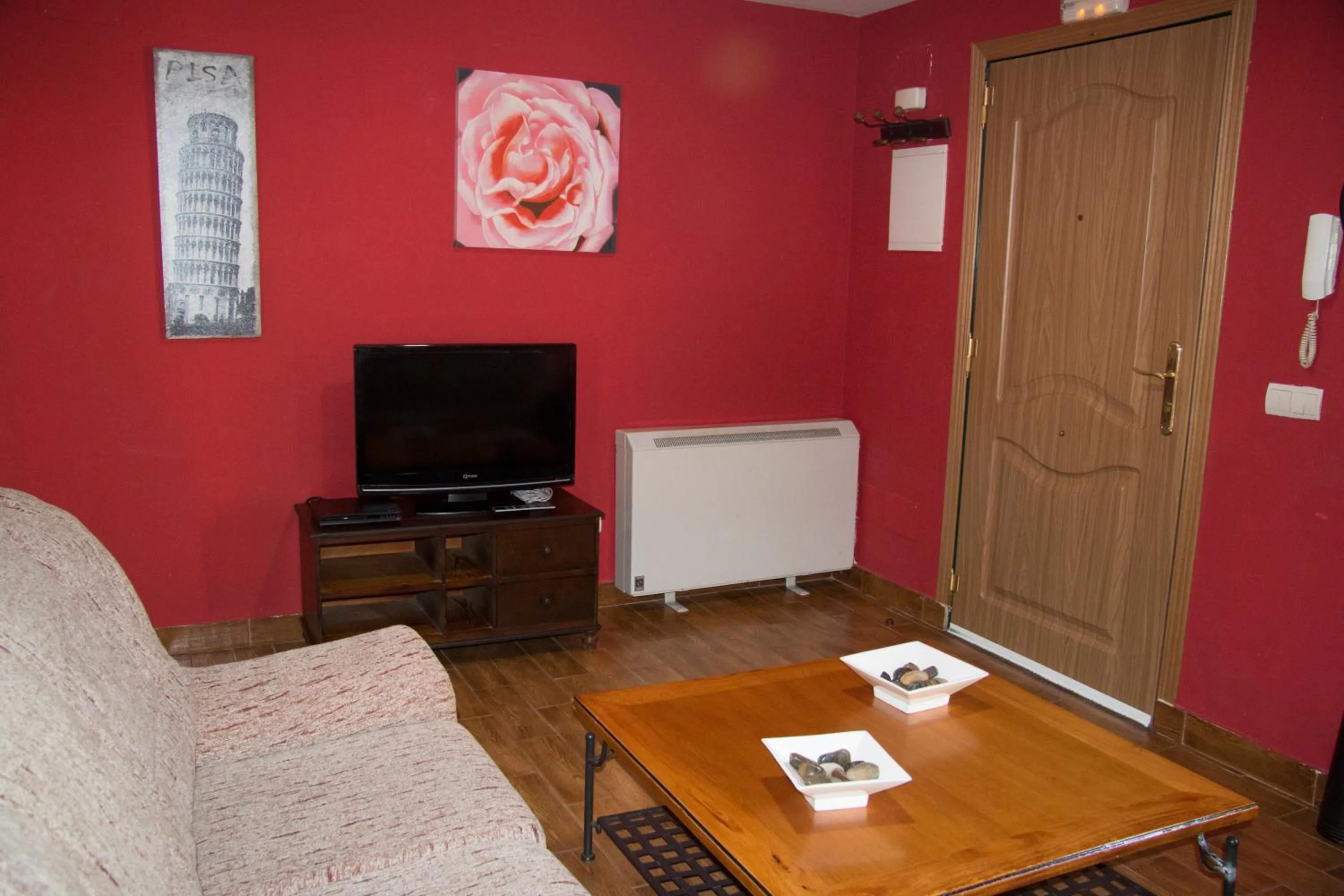 TV and multimedia in Apartahotel Rural CollaRubio Luxury