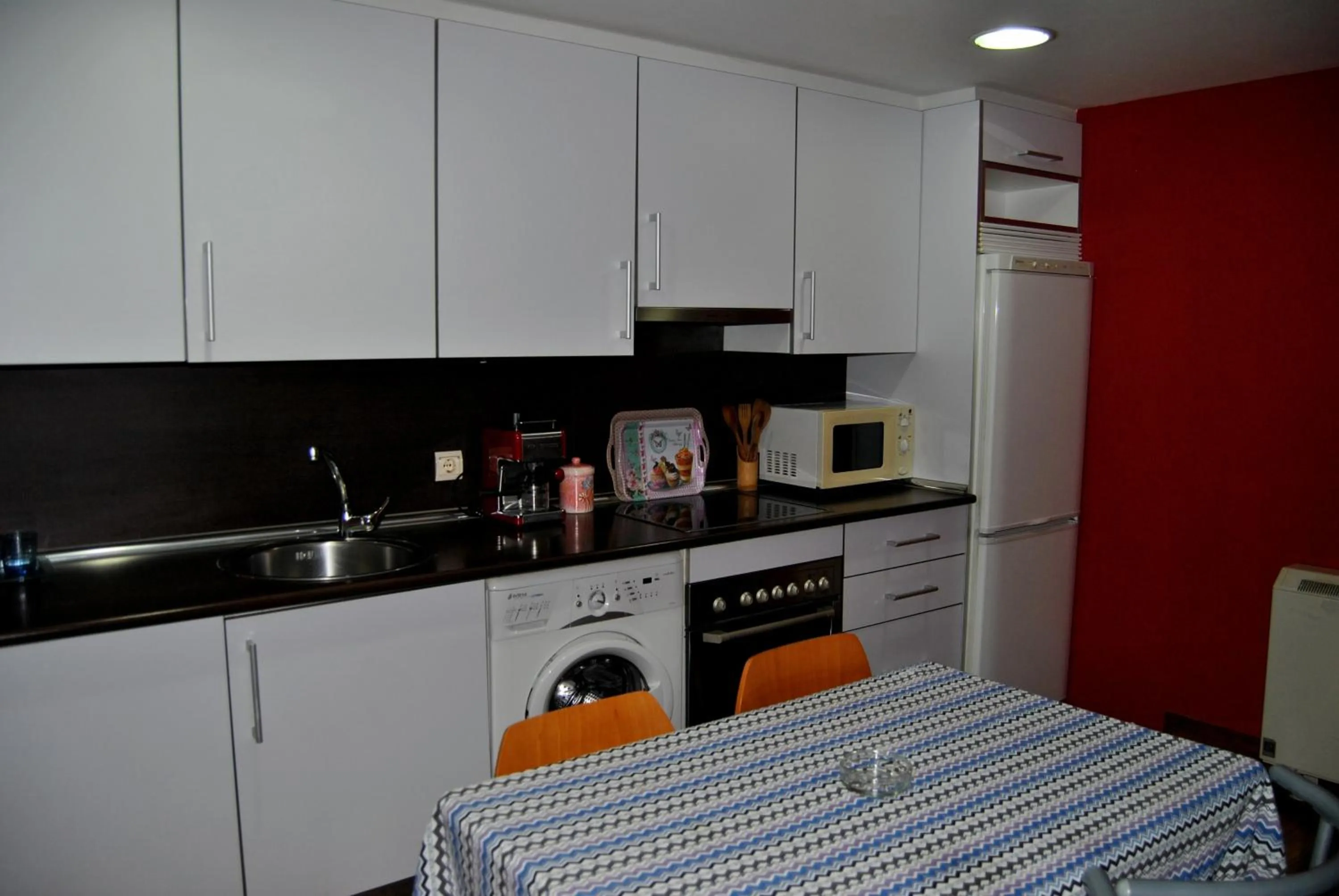 Kitchen or kitchenette in Apartahotel Rural CollaRubio Luxury