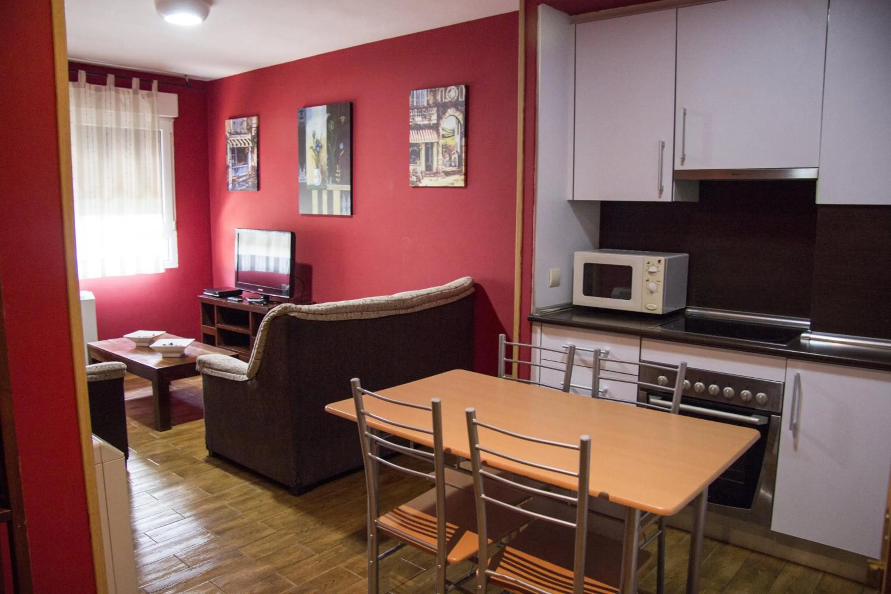 Kitchen or kitchenette in Apartahotel Rural CollaRubio Luxury