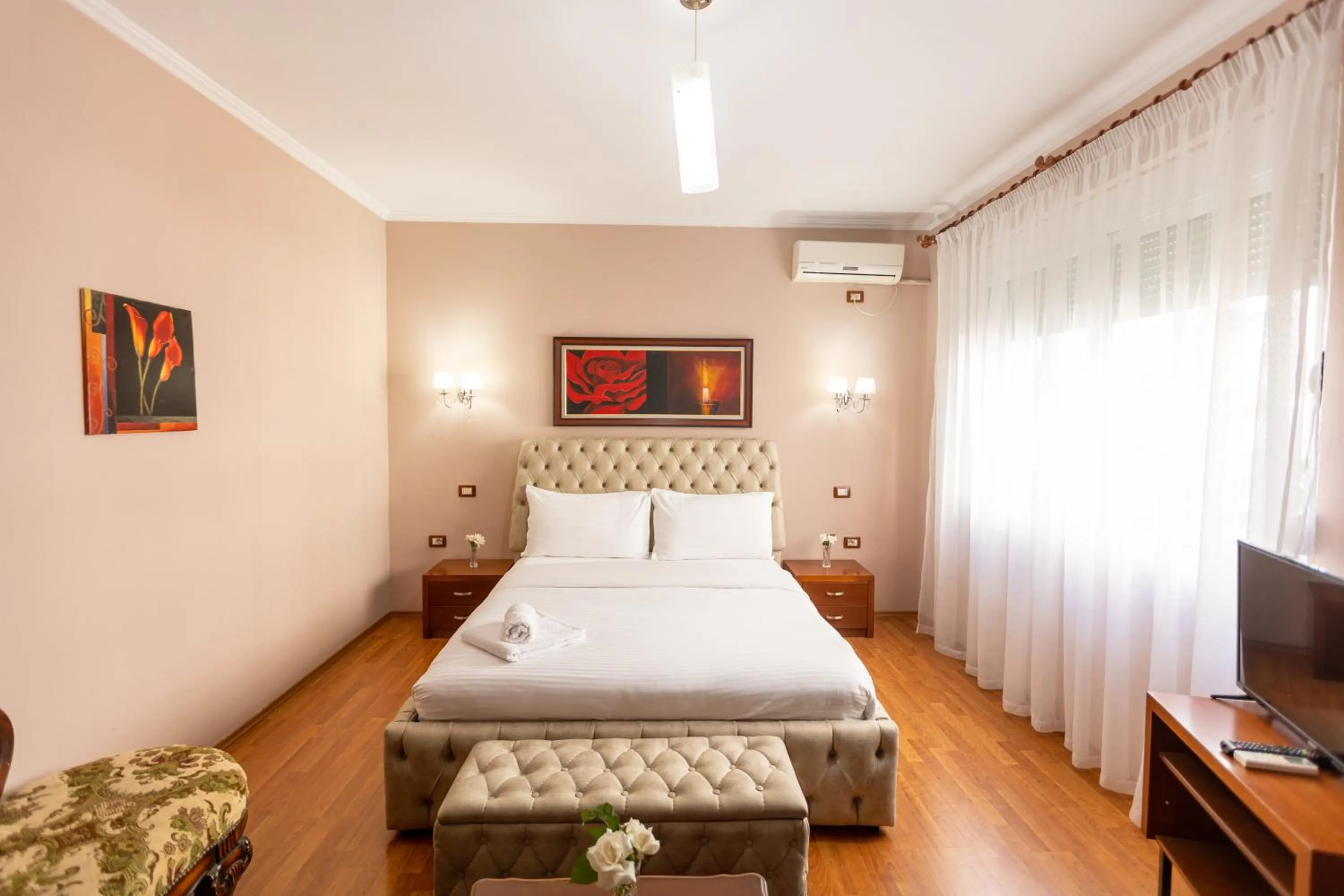 air conditioner, Bed in Prince Hotel