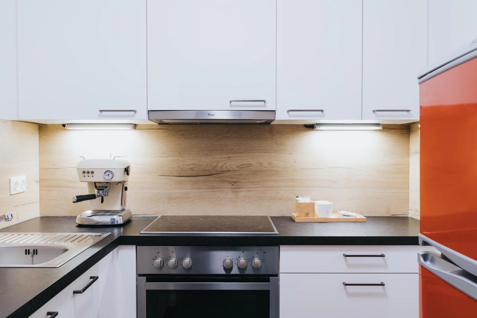 Coffee/tea facilities in Parks 73 The Townhouse Hotel