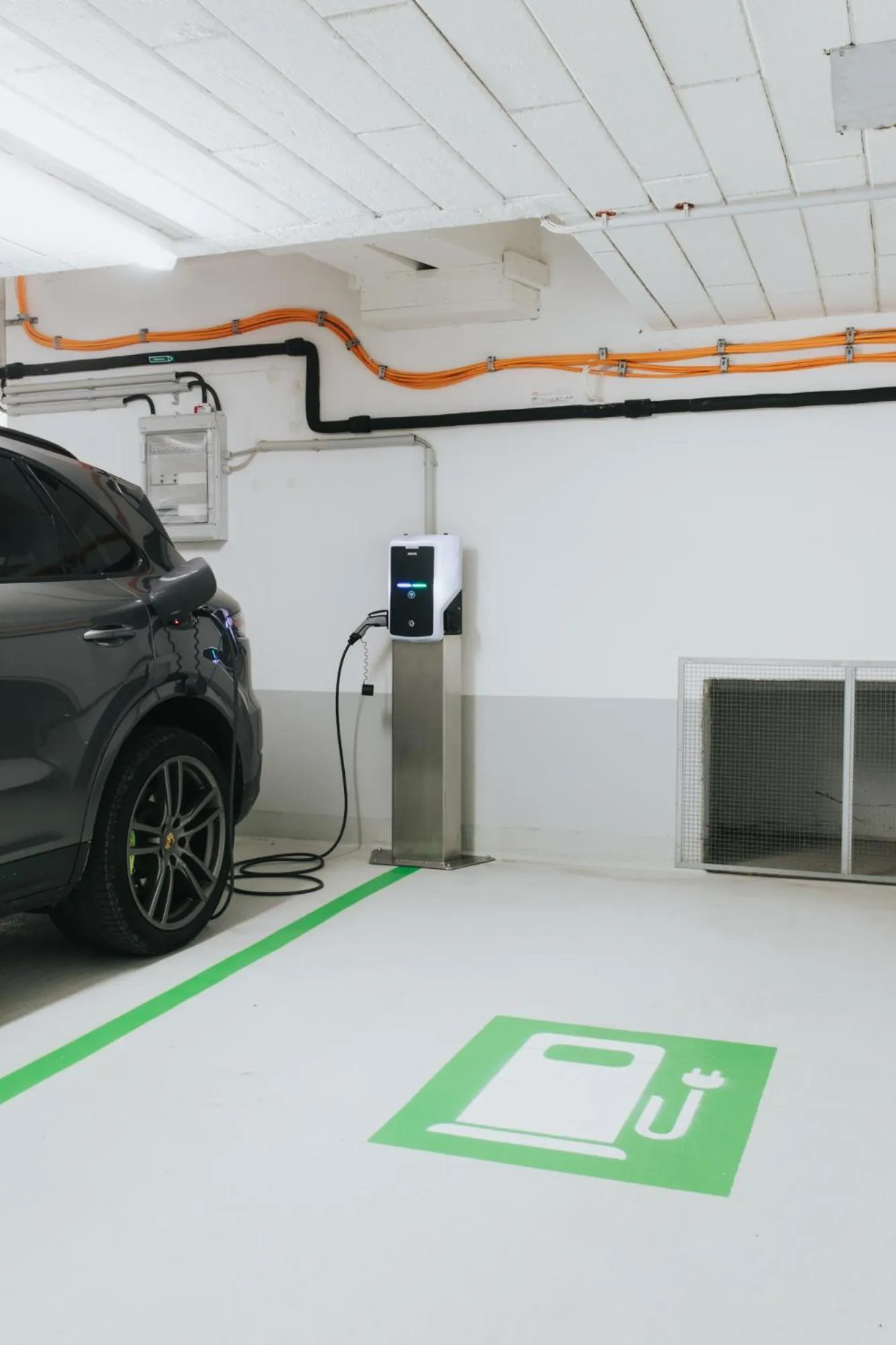 Parking in Parks 73 The Townhouse Hotel