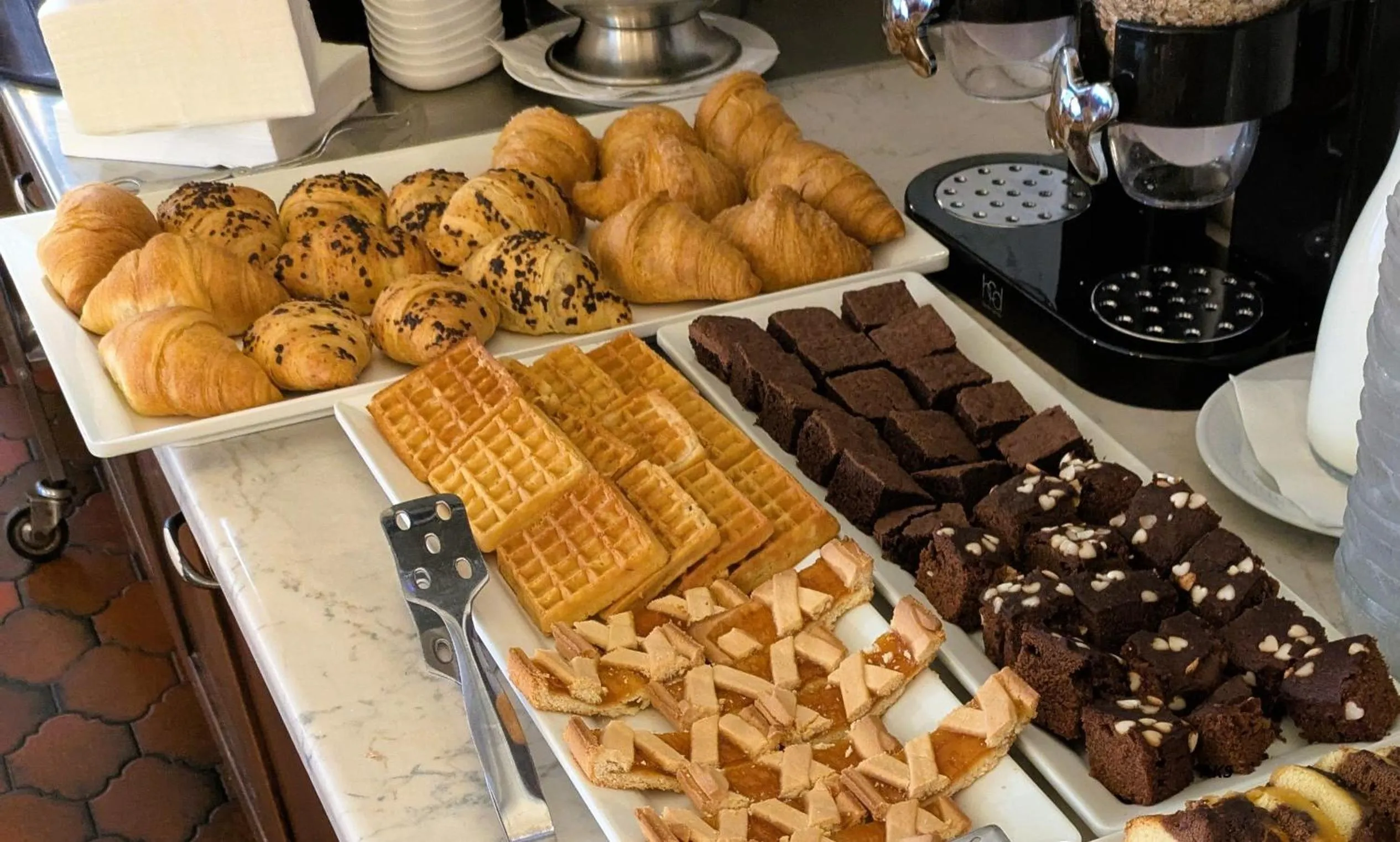 Food and drinks in Hotel Galles