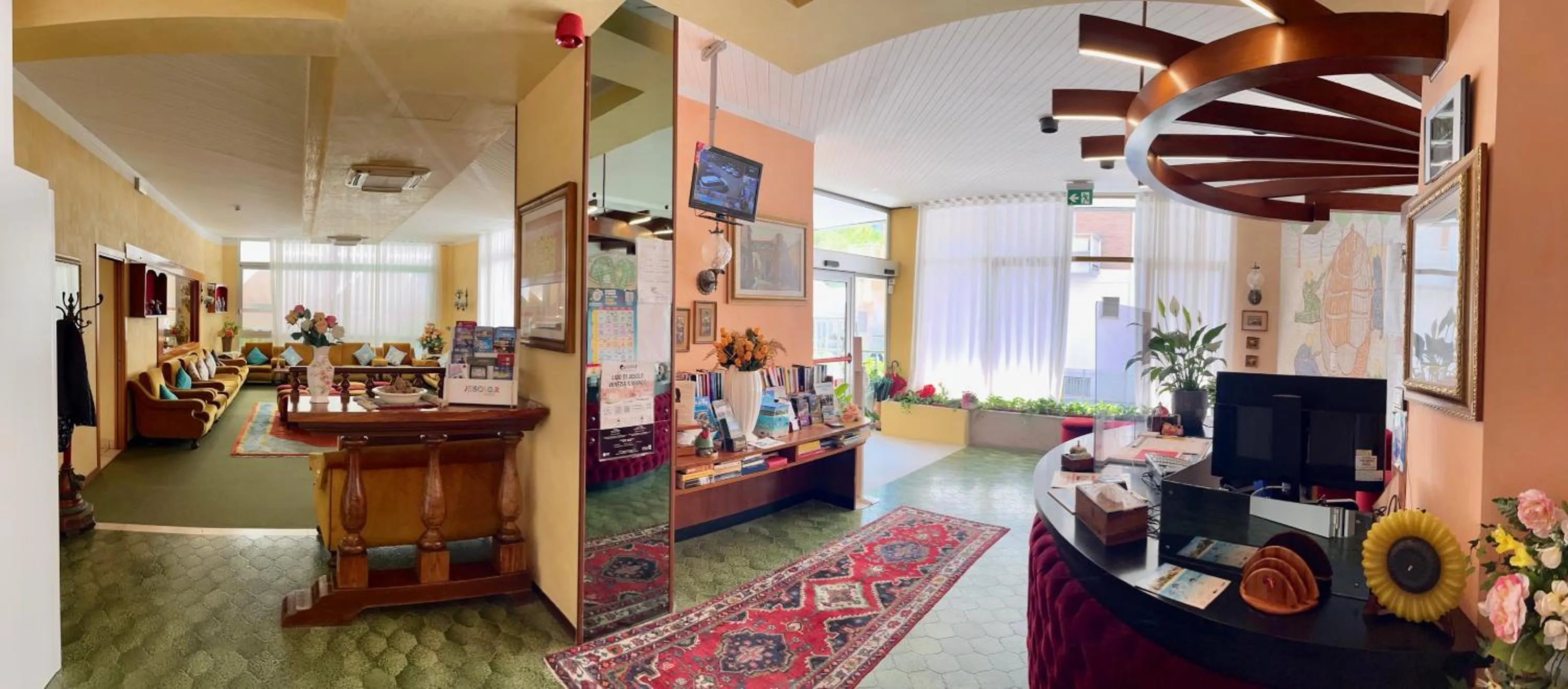 Seating area in Hotel Galles