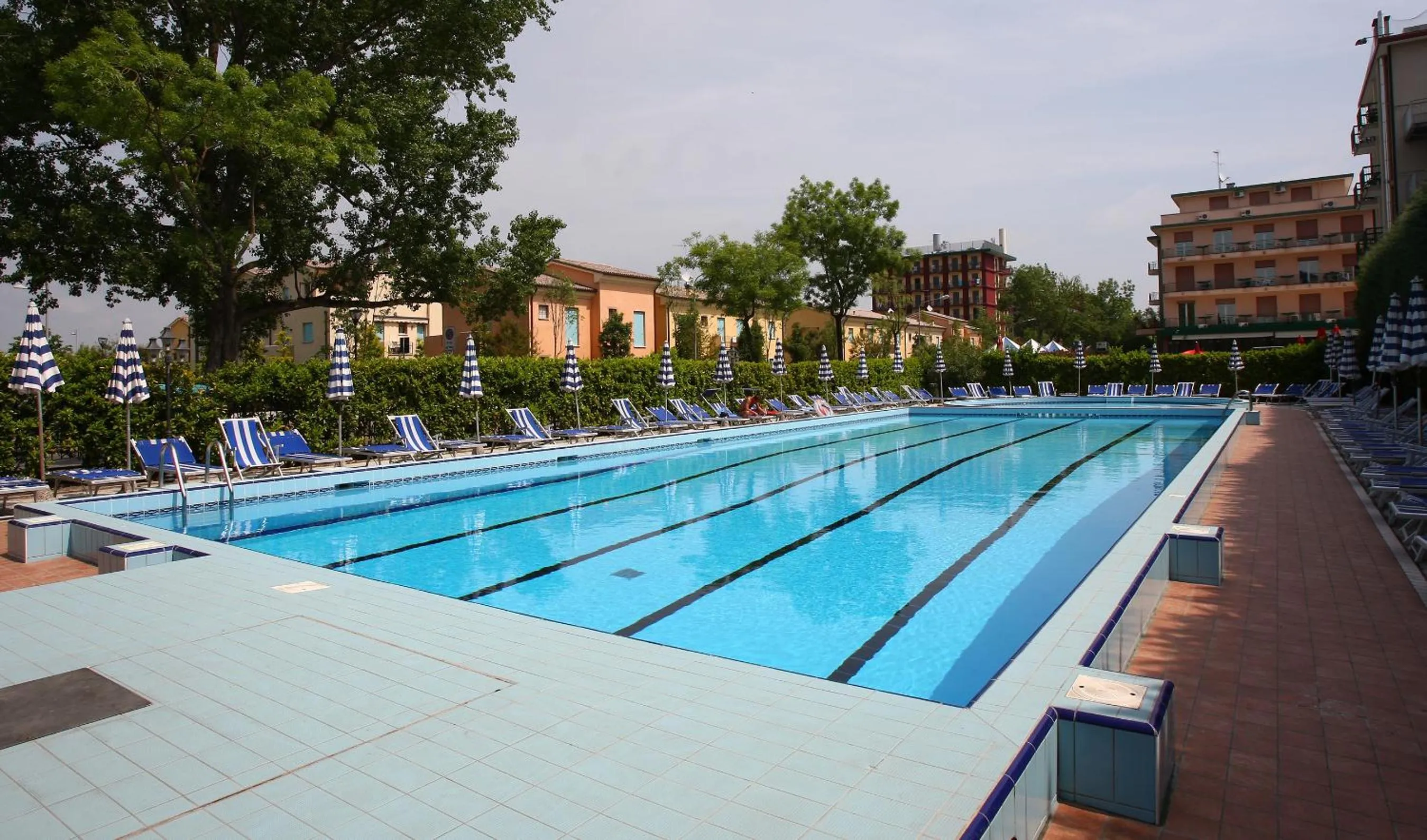 Swimming pool in Hotel Galles
