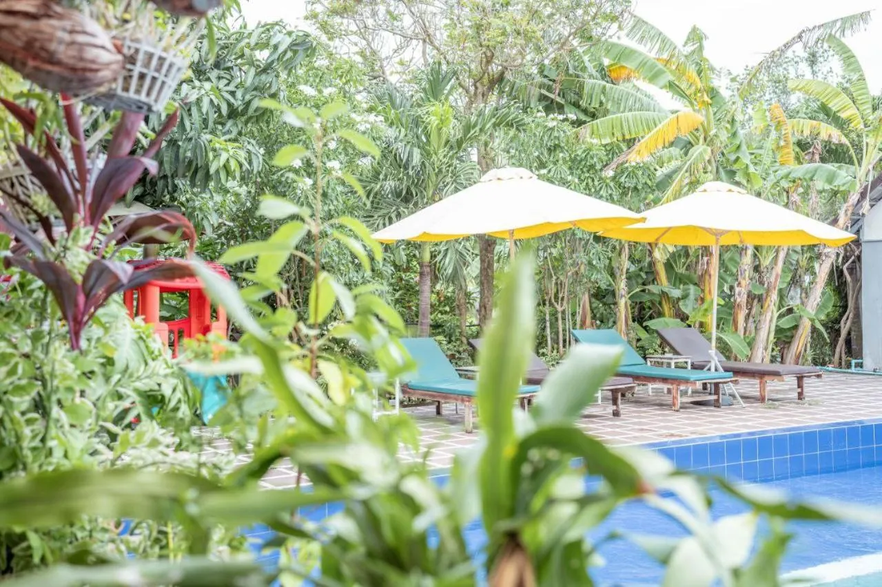 sunbed in Sanssouci Kep