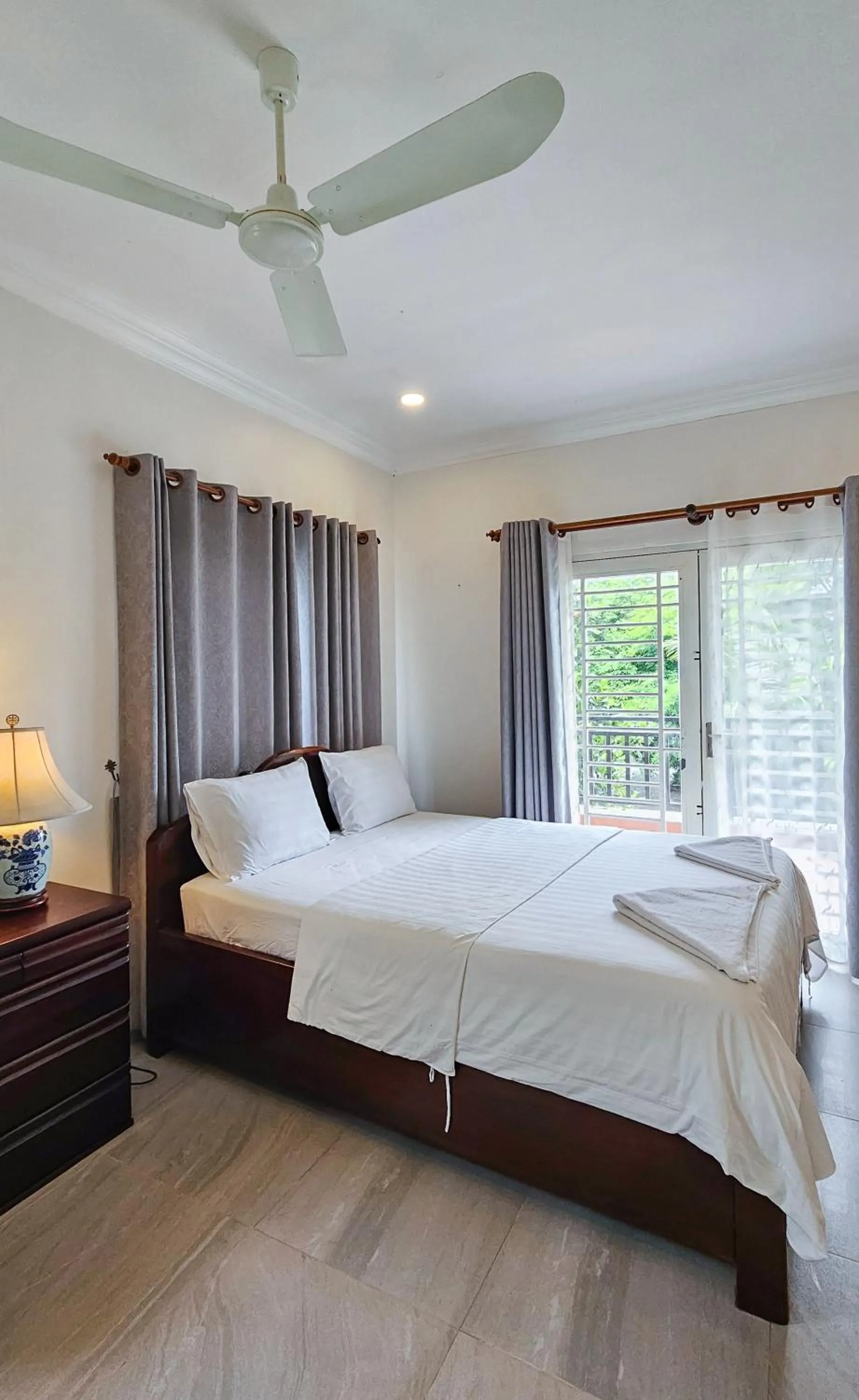 Bedroom, Bed in Sanssouci Kep