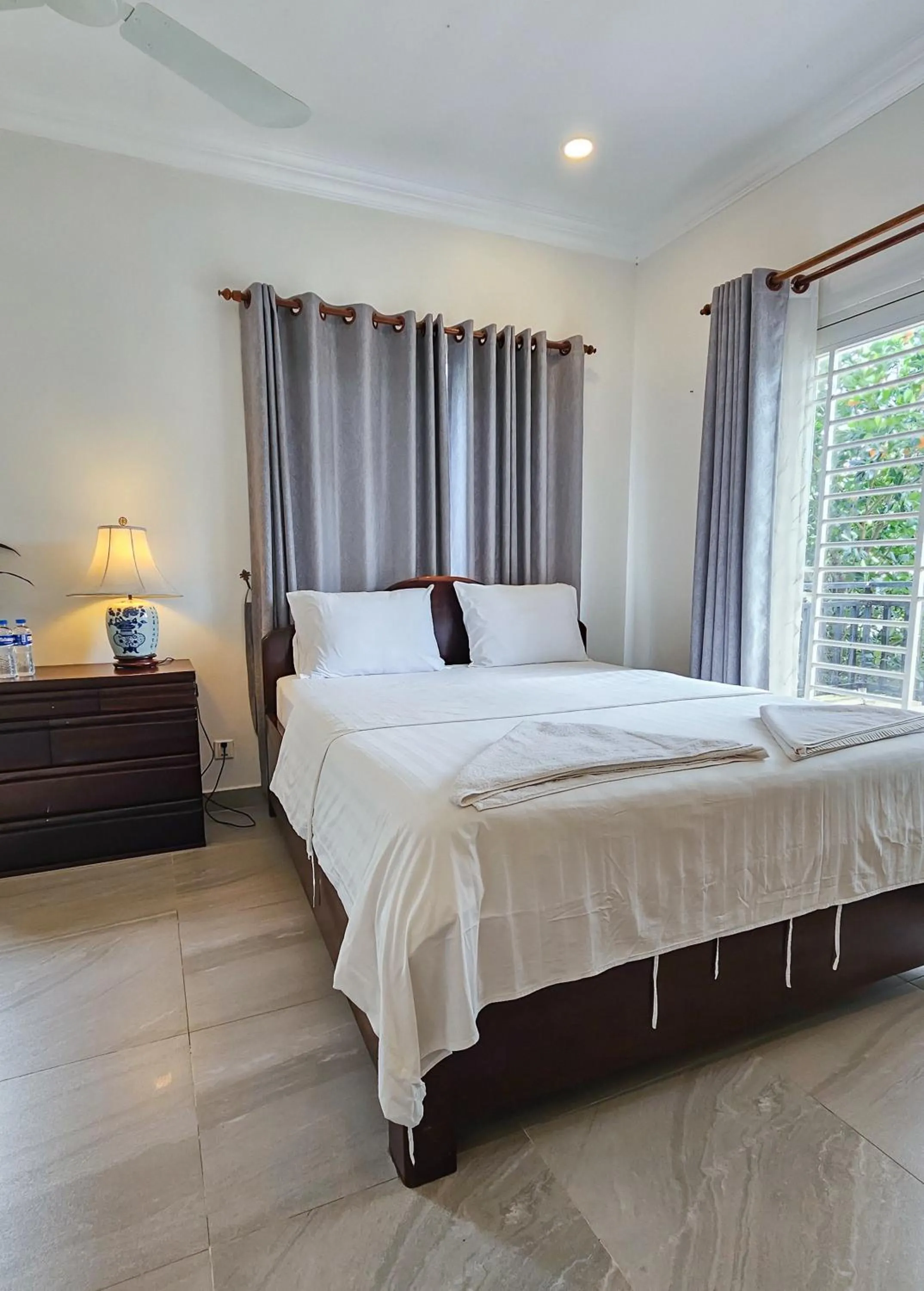 Bedroom, Bed in Sanssouci Kep