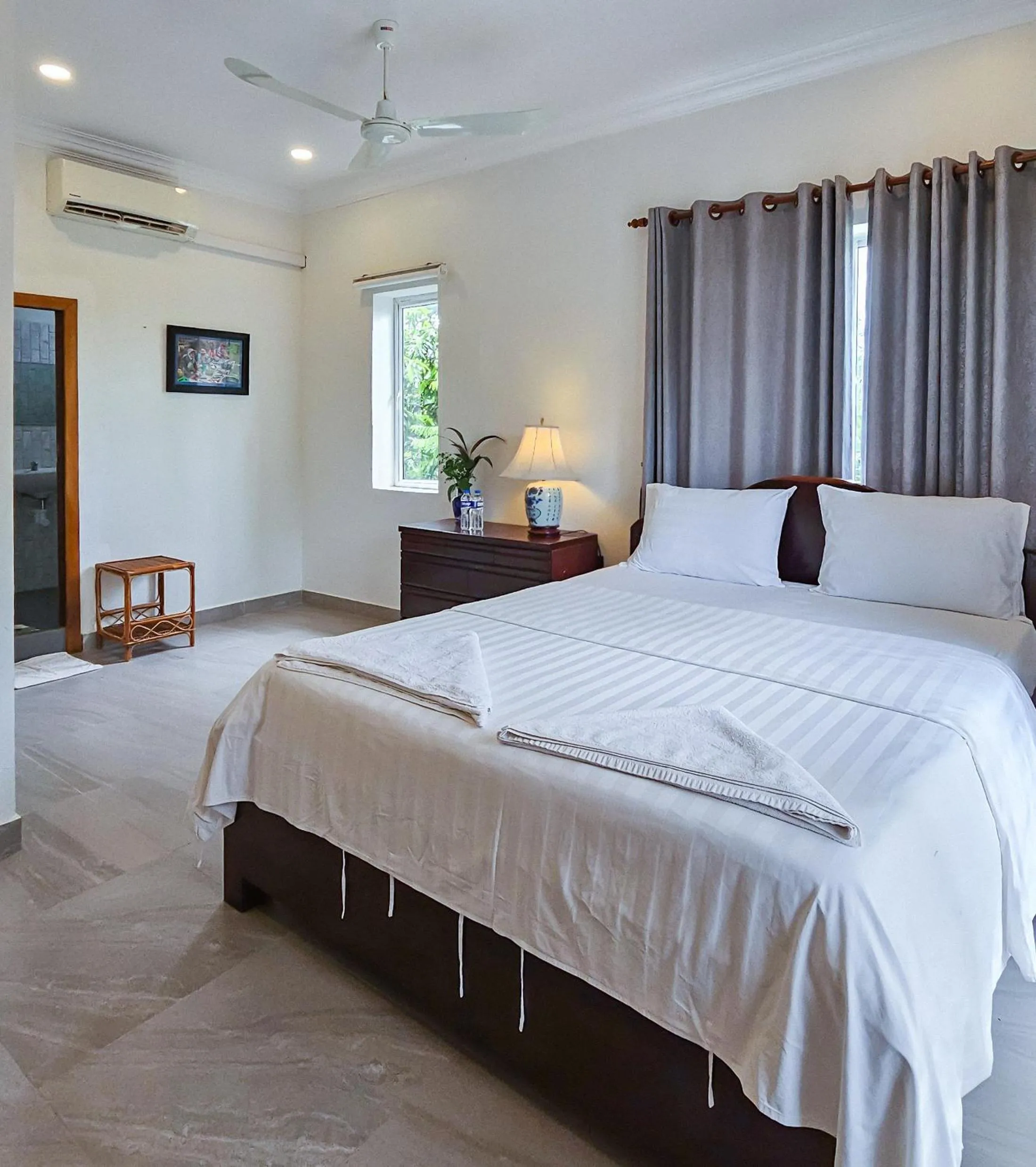 Bedroom, Bed in Sanssouci Kep