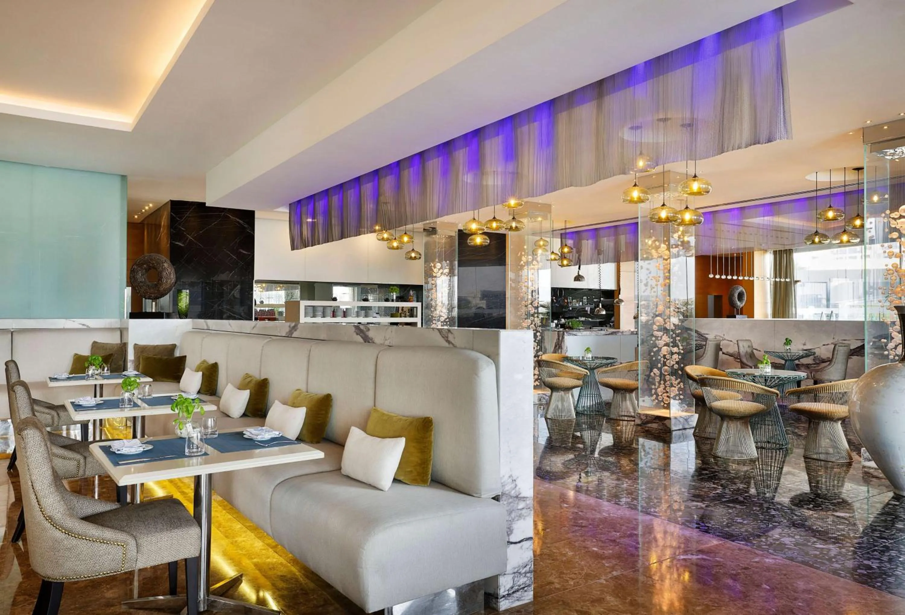 Restaurant/places to eat in Conrad Abu Dhabi Etihad Towers