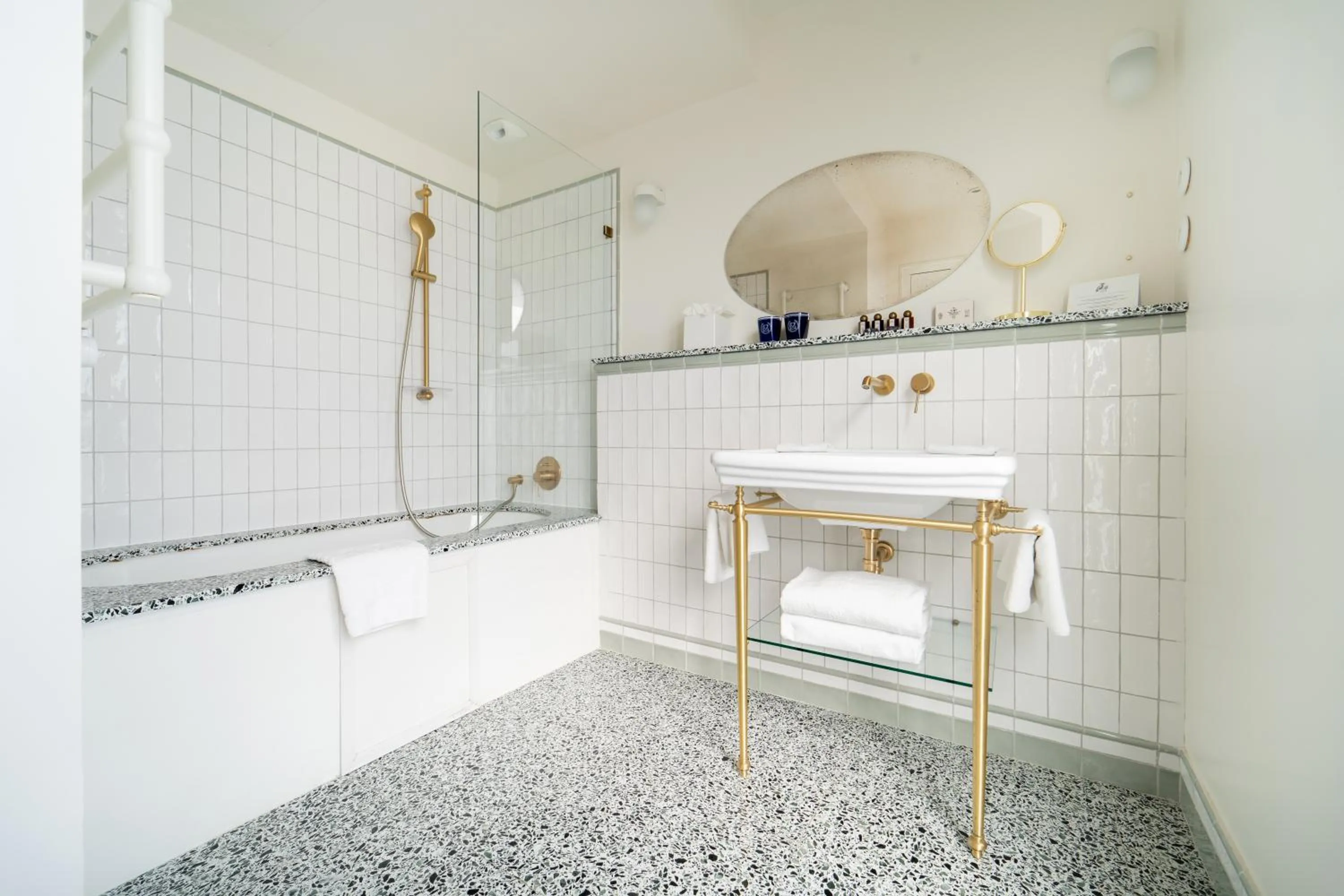 Bathroom in Hôtel Monte Cristo