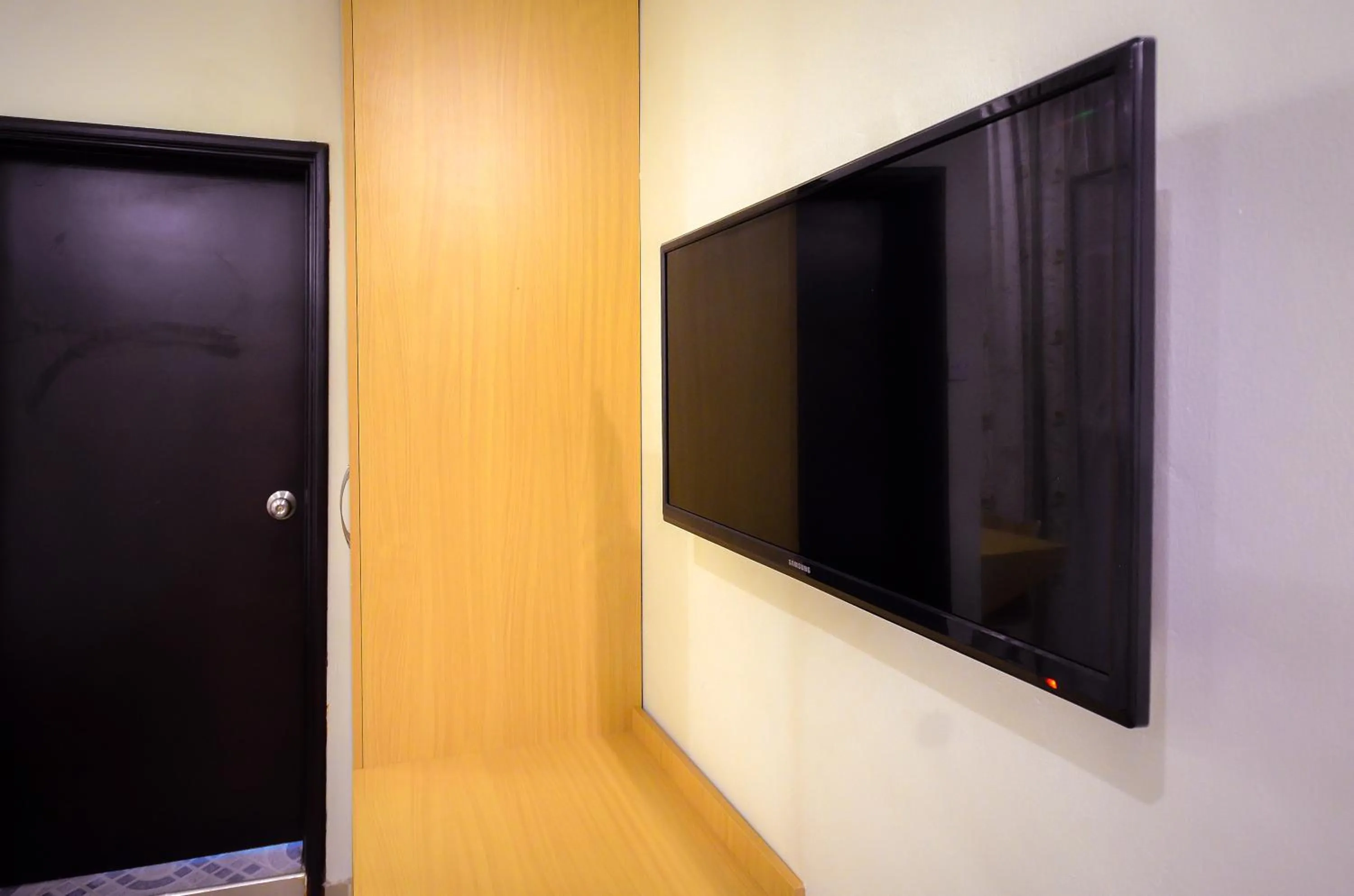 TV and multimedia in Nyumbani Hotel