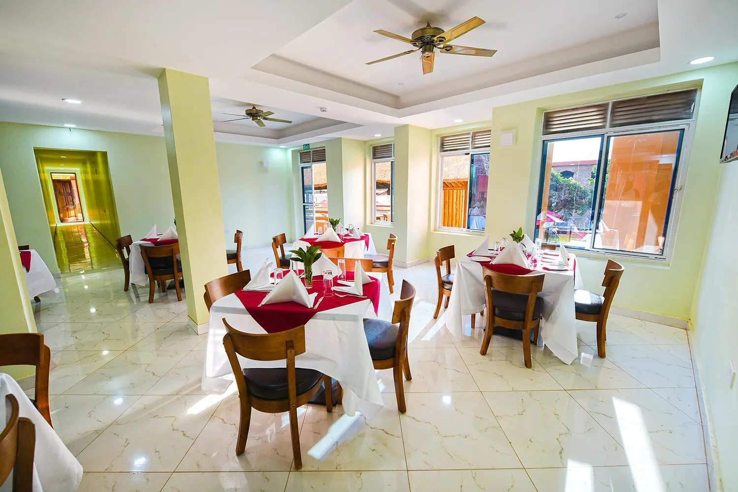 Restaurant/places to eat in Nyumbani Hotel