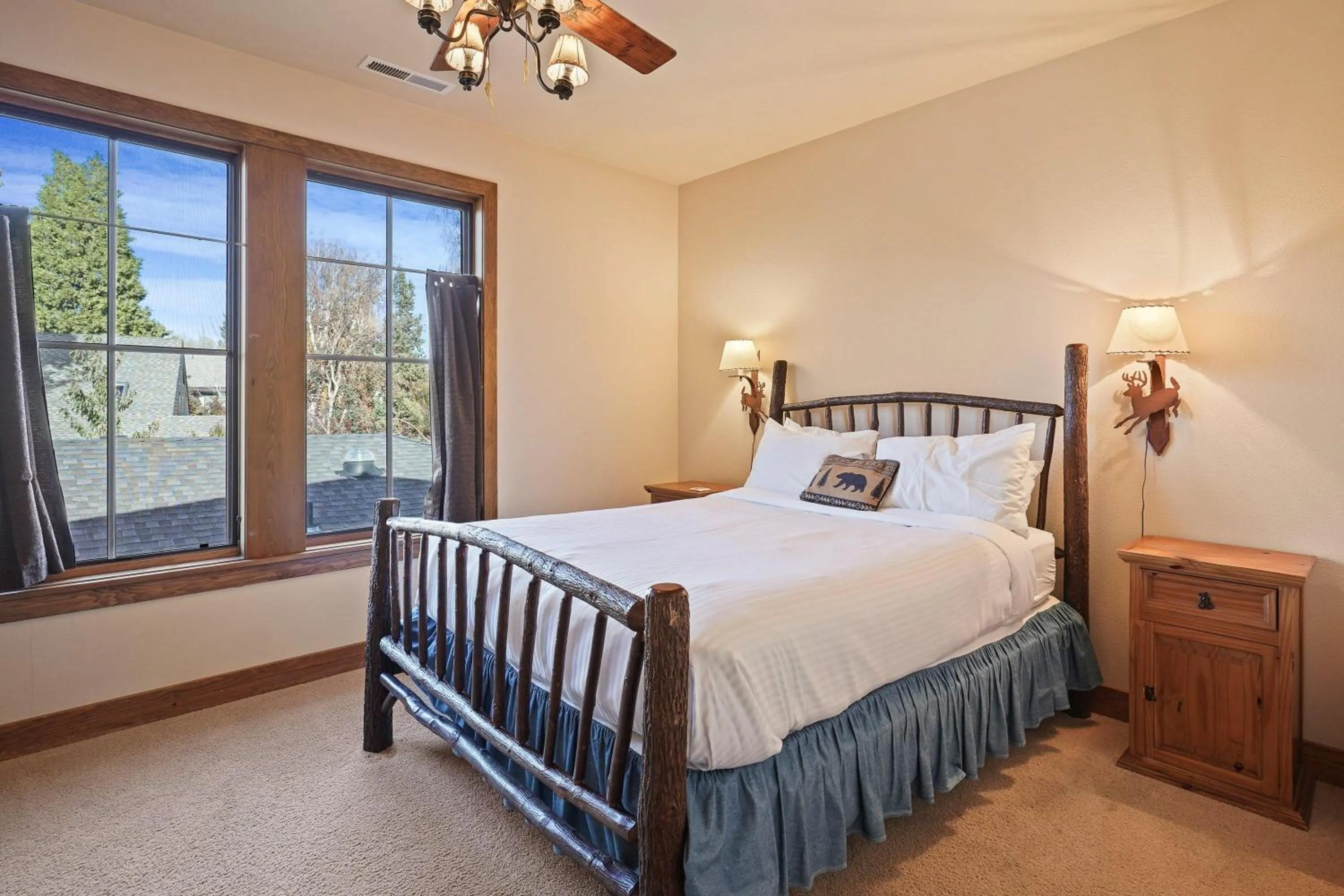 Bed in Drake Park Villa