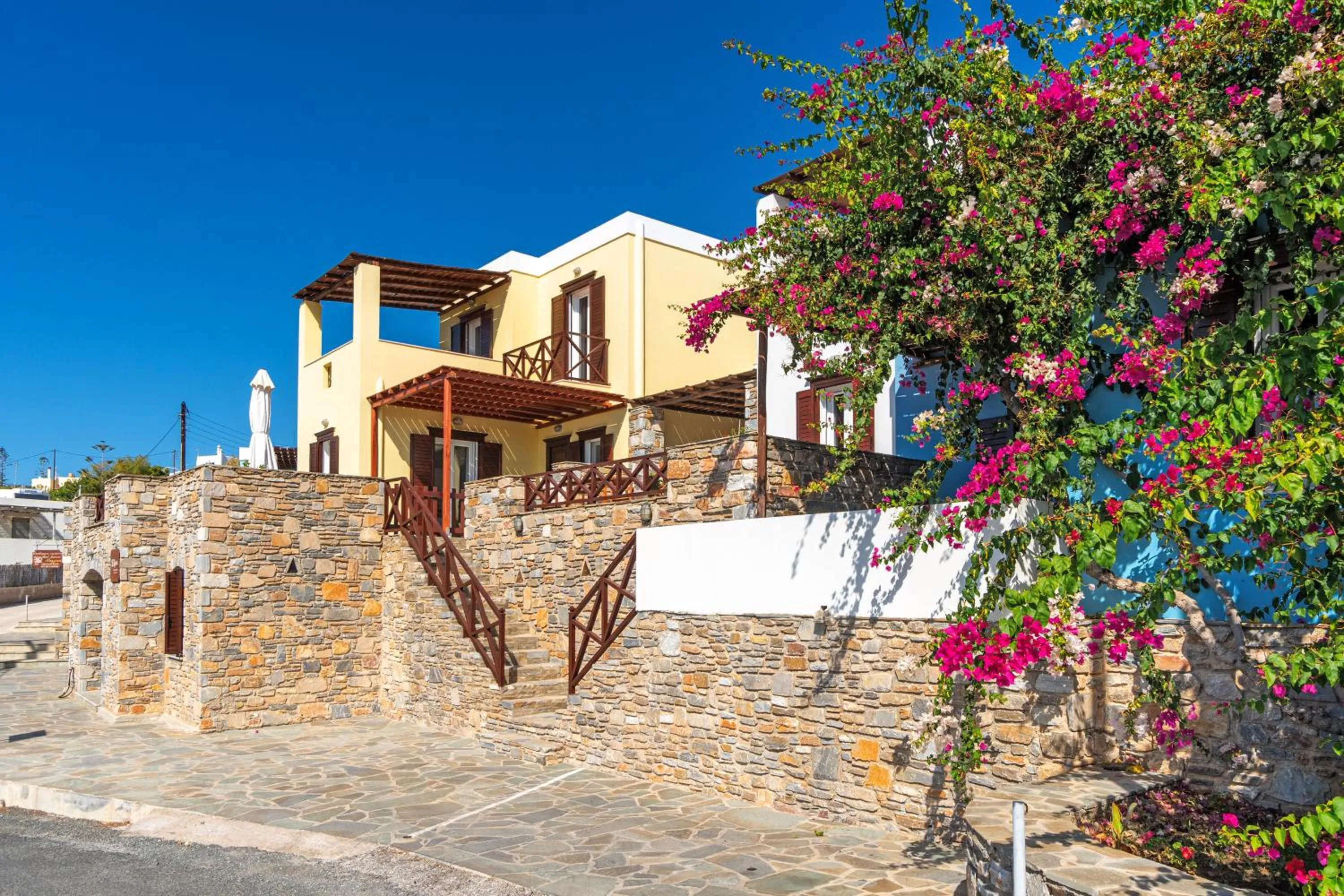 Property building in Reggina's Apartments