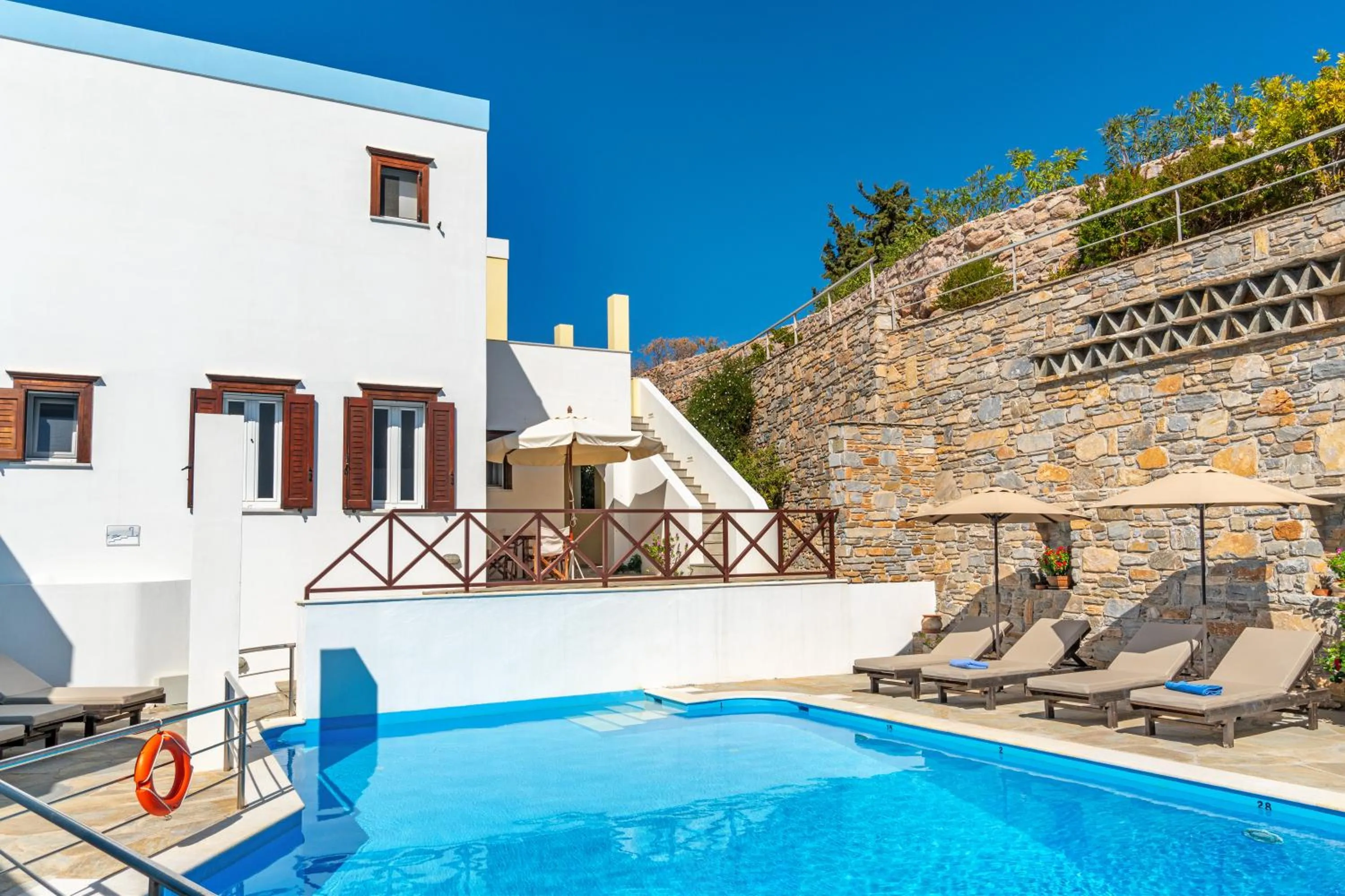 Property building in Reggina's Apartments