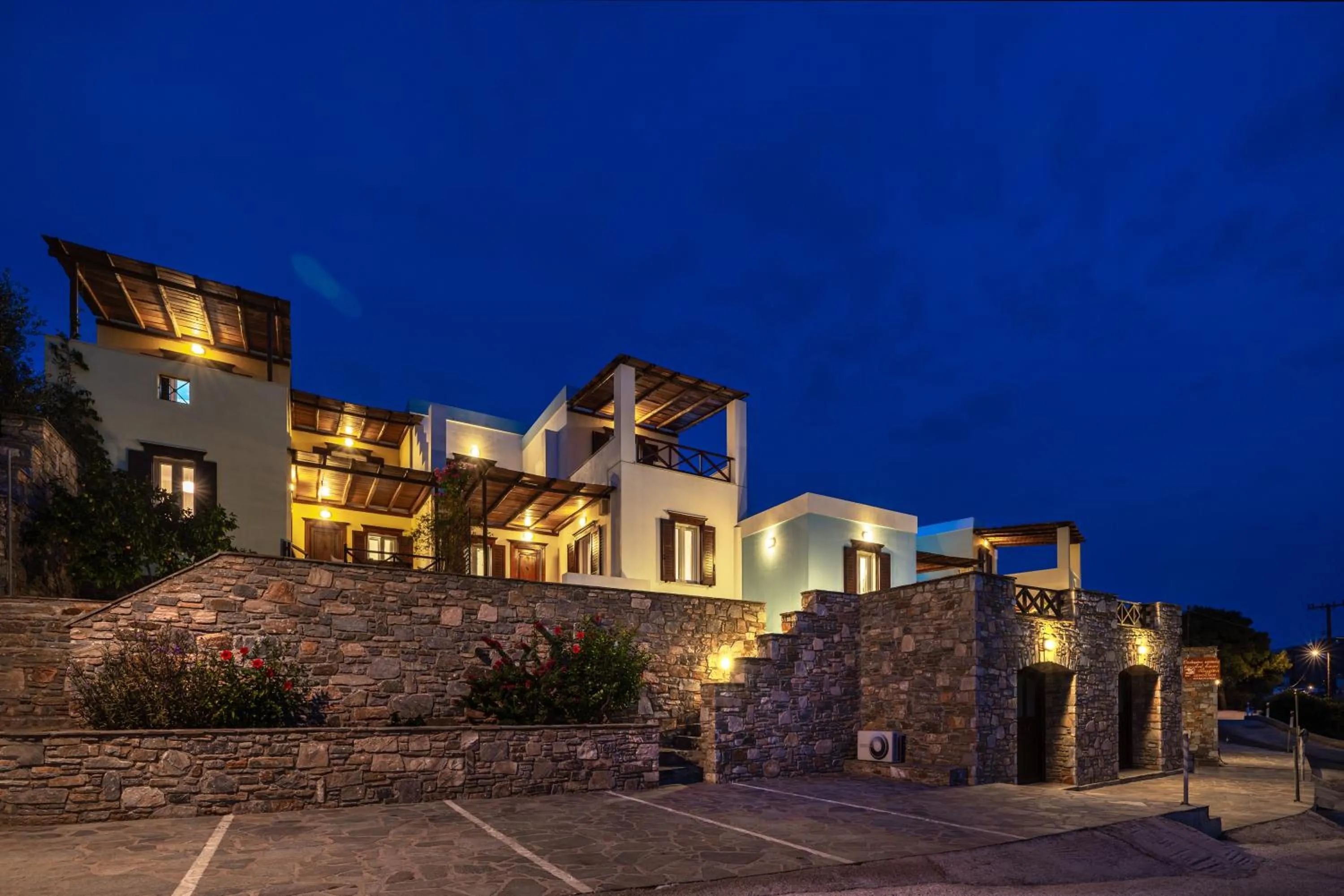 Property building in Reggina's Apartments